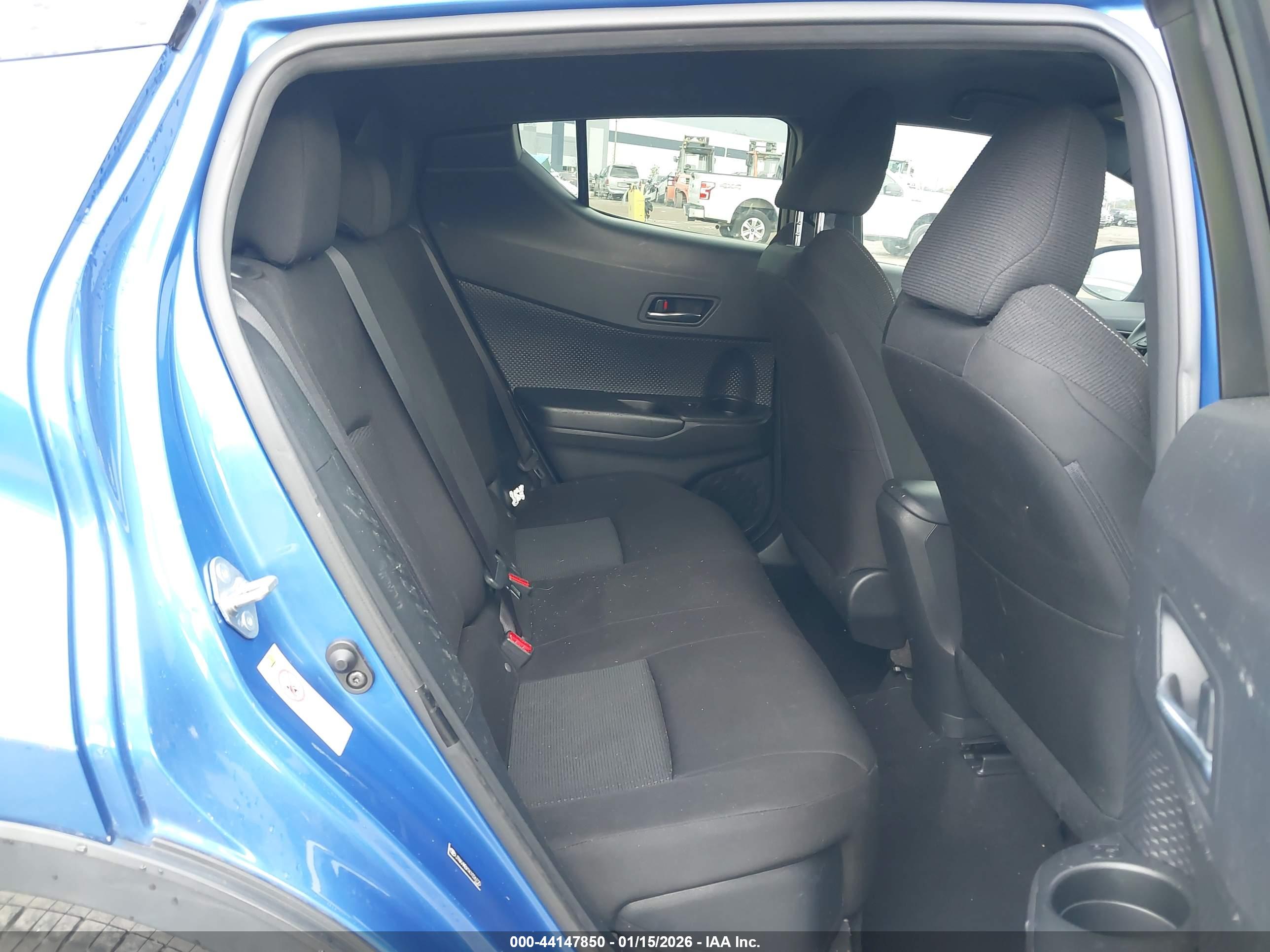 TOYOTA C-HR image 8