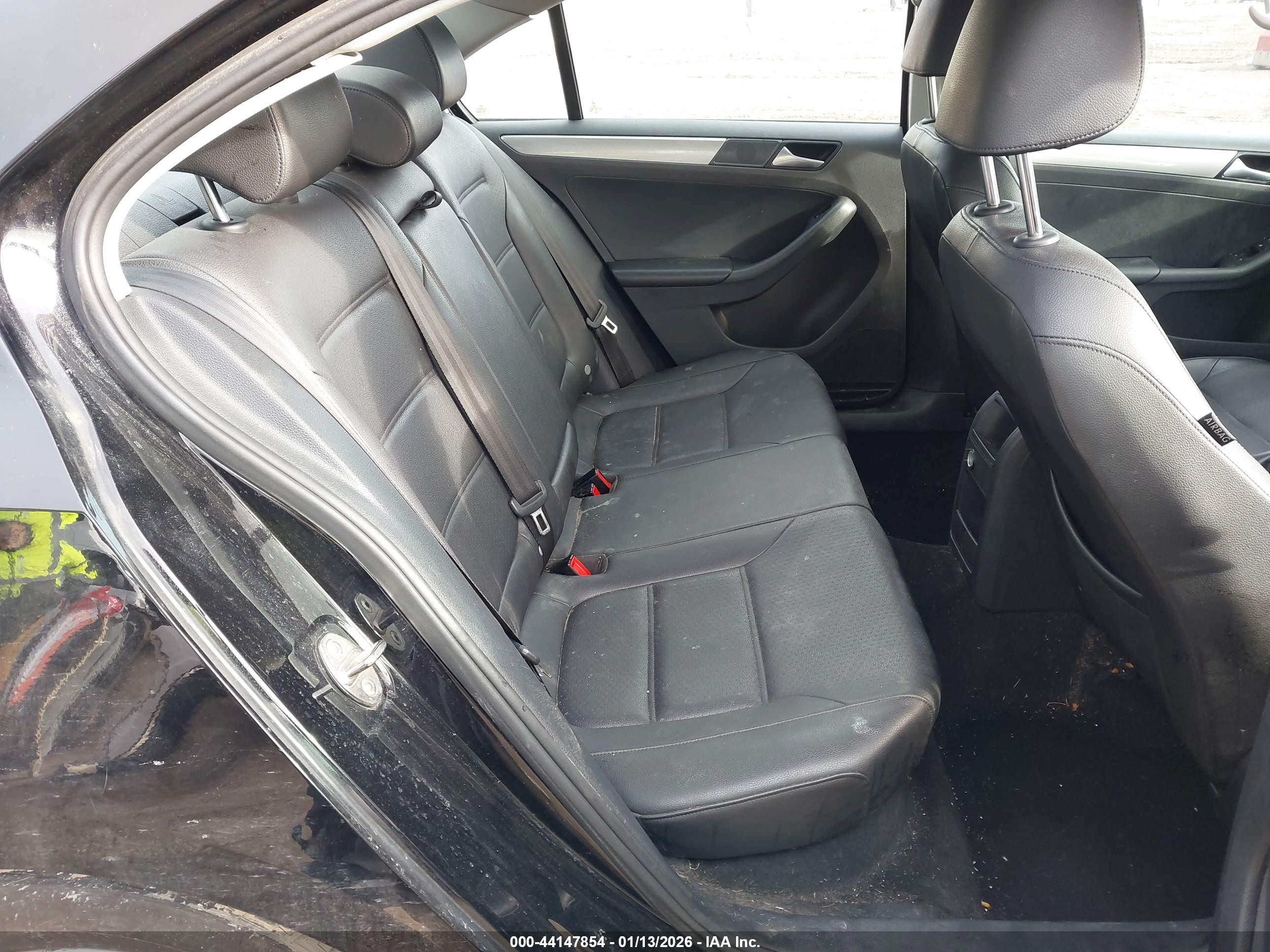 VOLKSWAGEN JETTA image 8