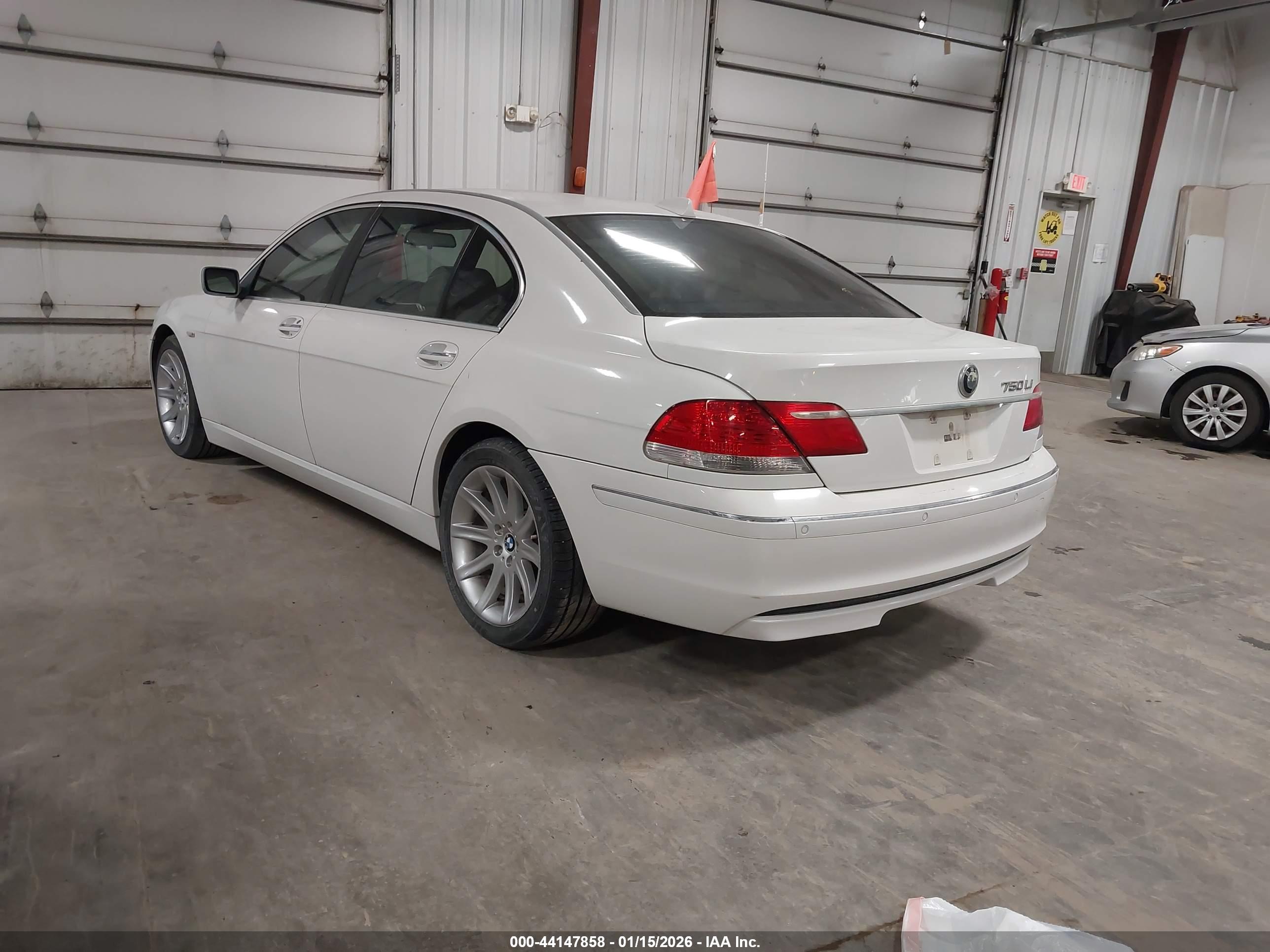 BMW 750LI image 3