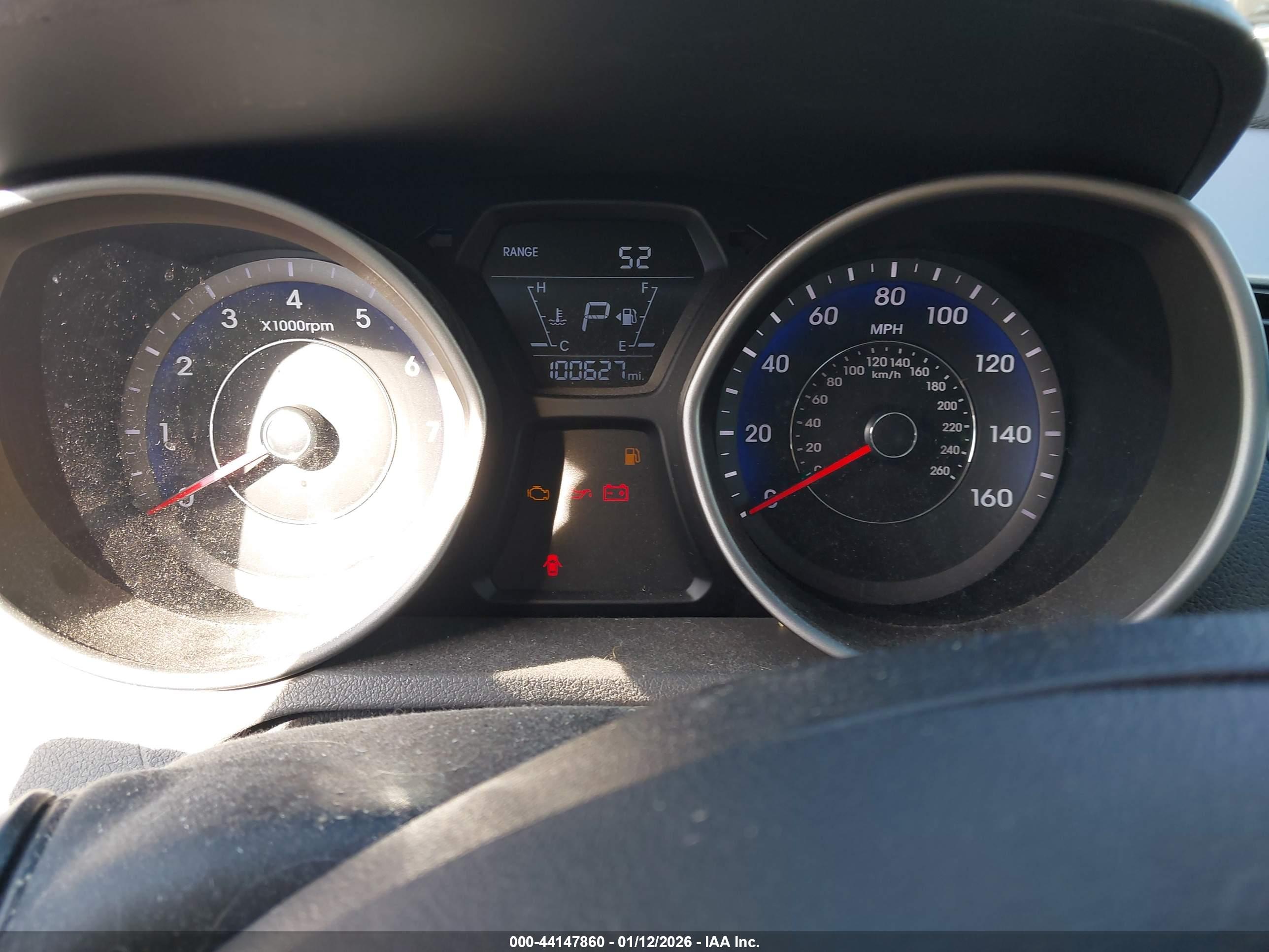 HYUNDAI ELANTRA image 7