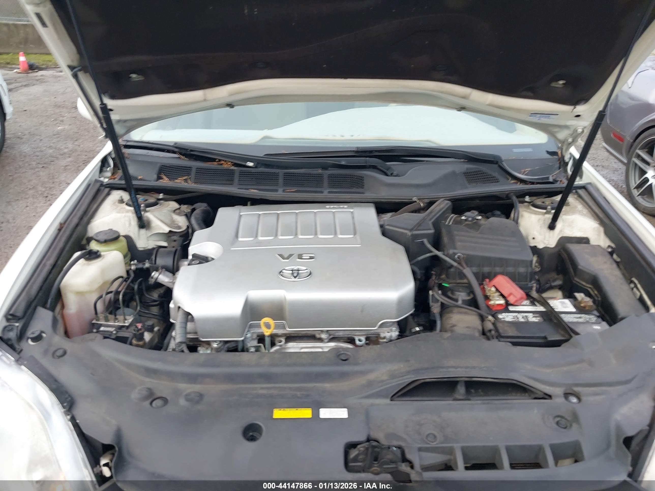TOYOTA AVALON image 10