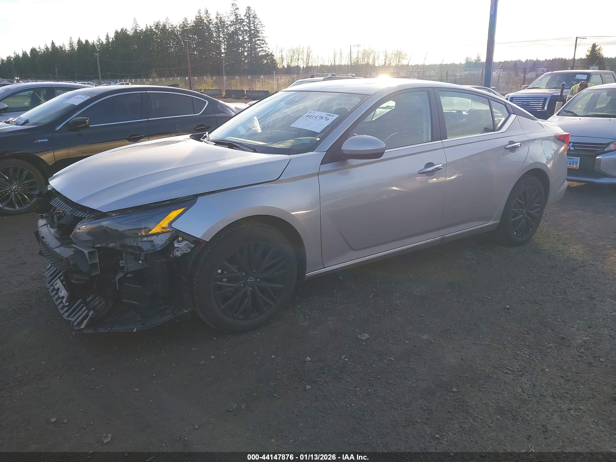 NISSAN ALTIMA image 2