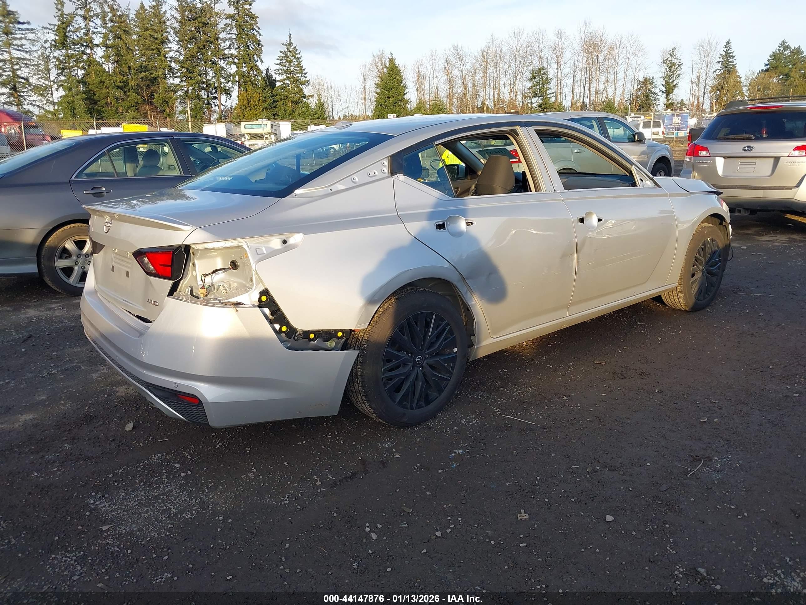 NISSAN ALTIMA image 4