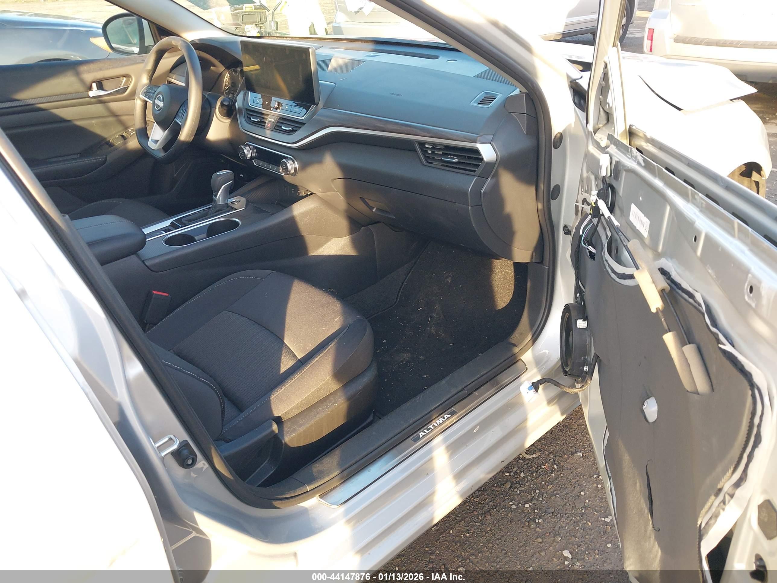 NISSAN ALTIMA image 5