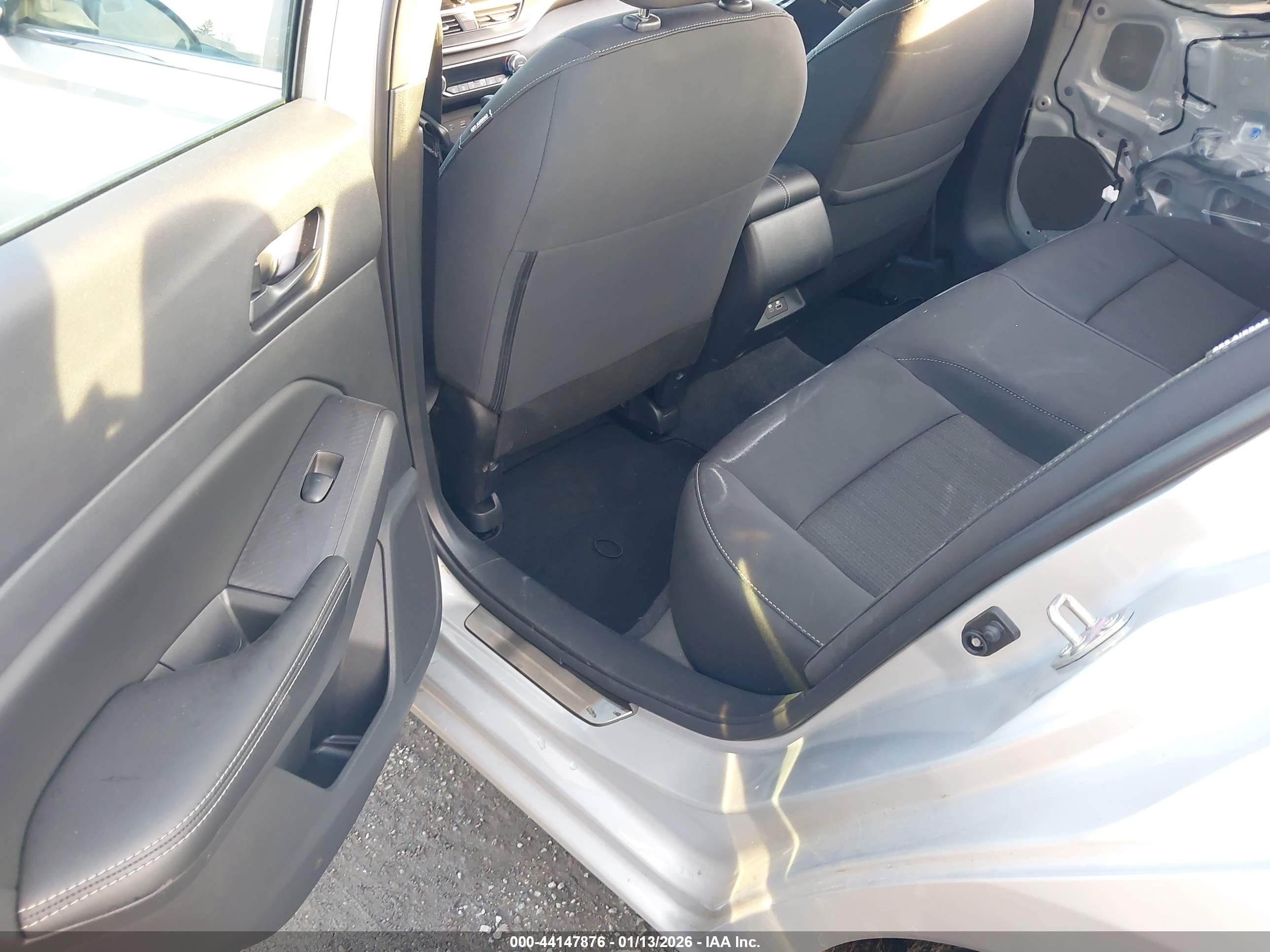 NISSAN ALTIMA image 8