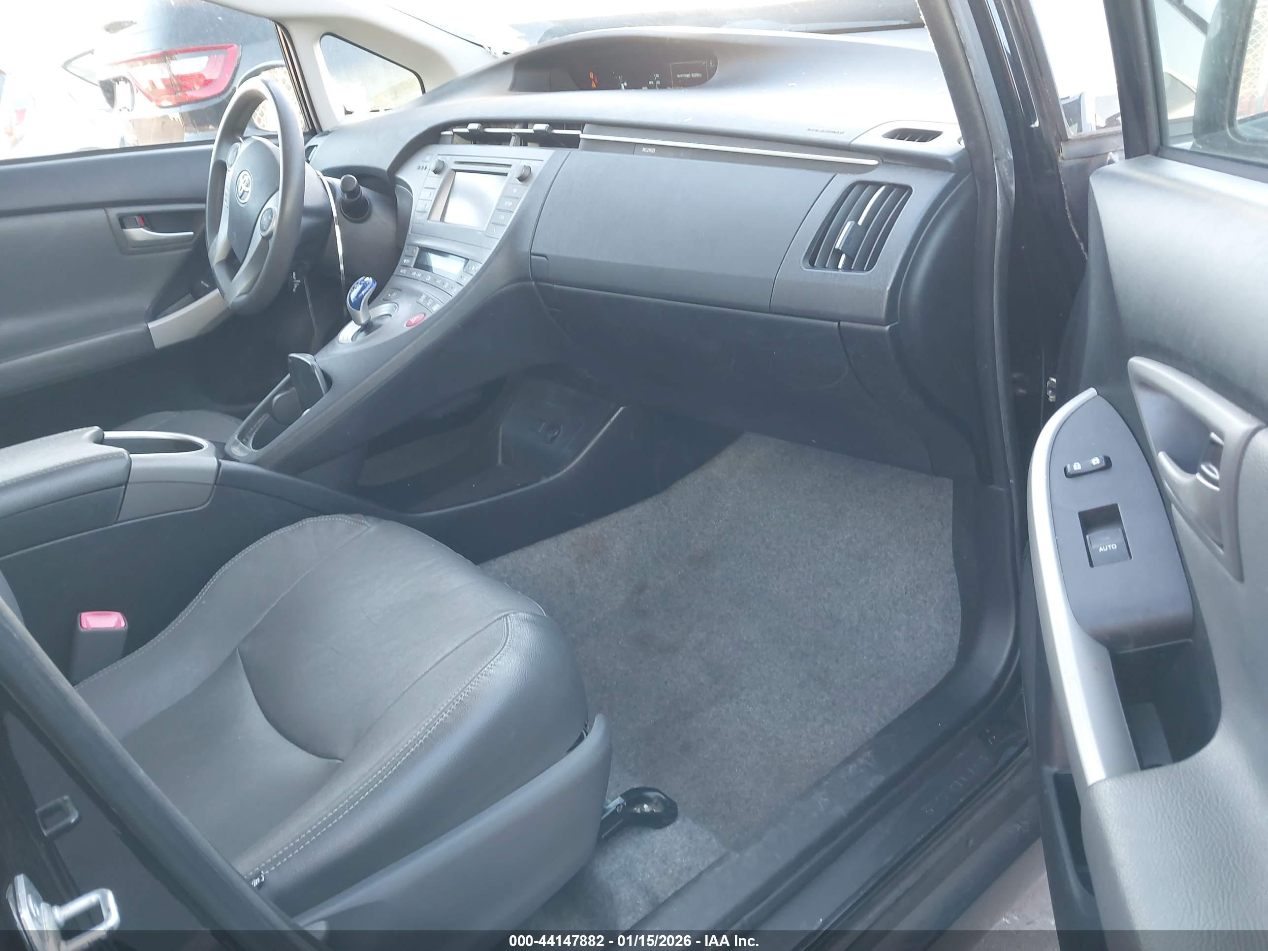 TOYOTA PRIUS image 5