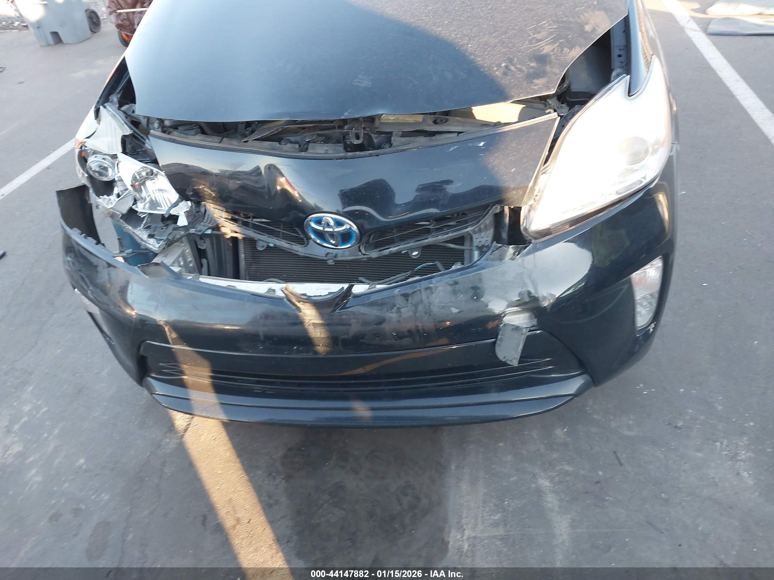 TOYOTA PRIUS image 6