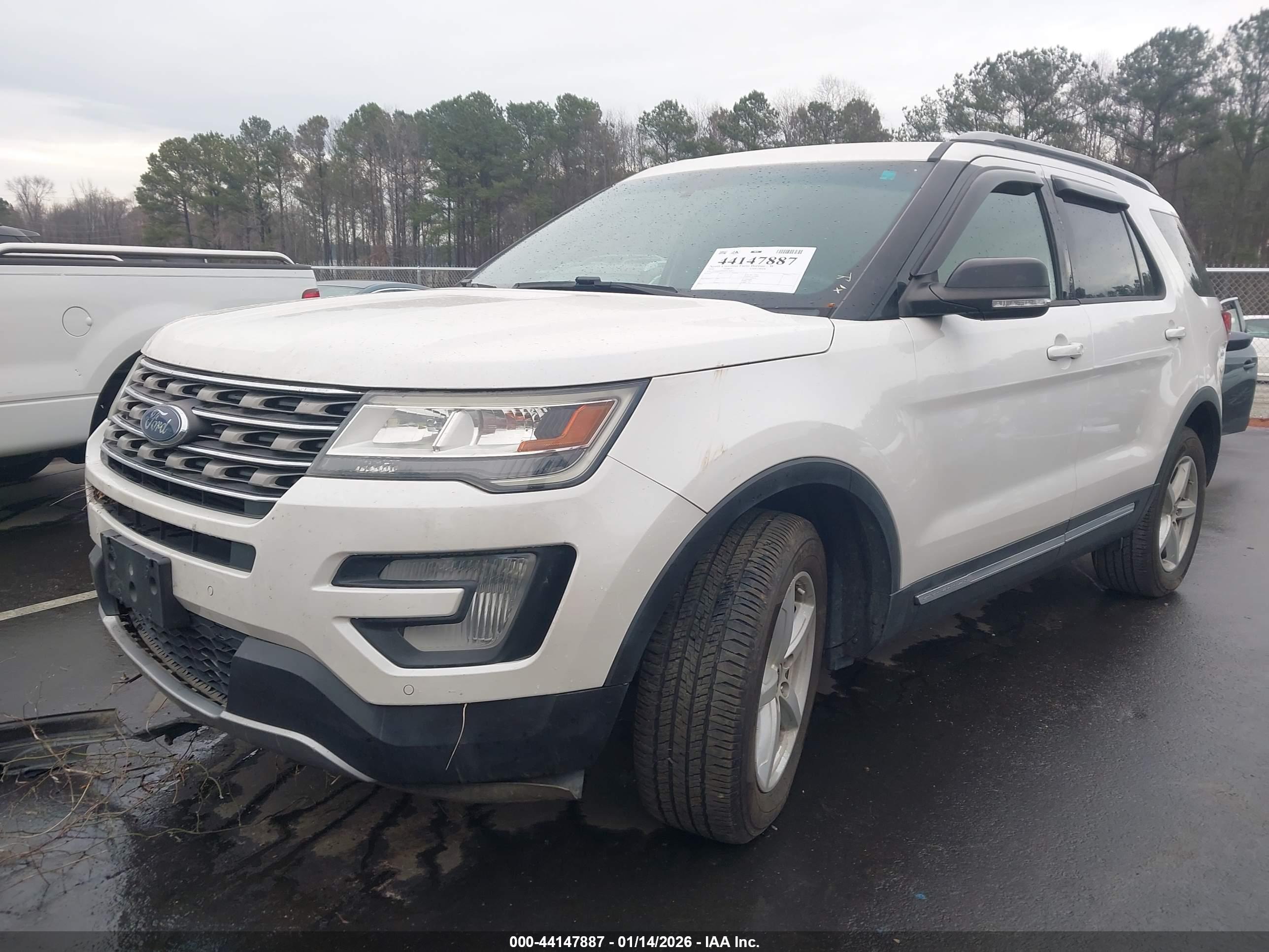 FORD EXPLORER image 2