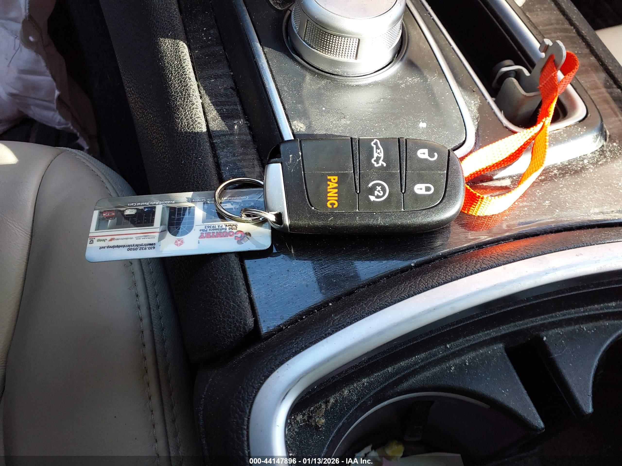 CHRYSLER 300 image 11