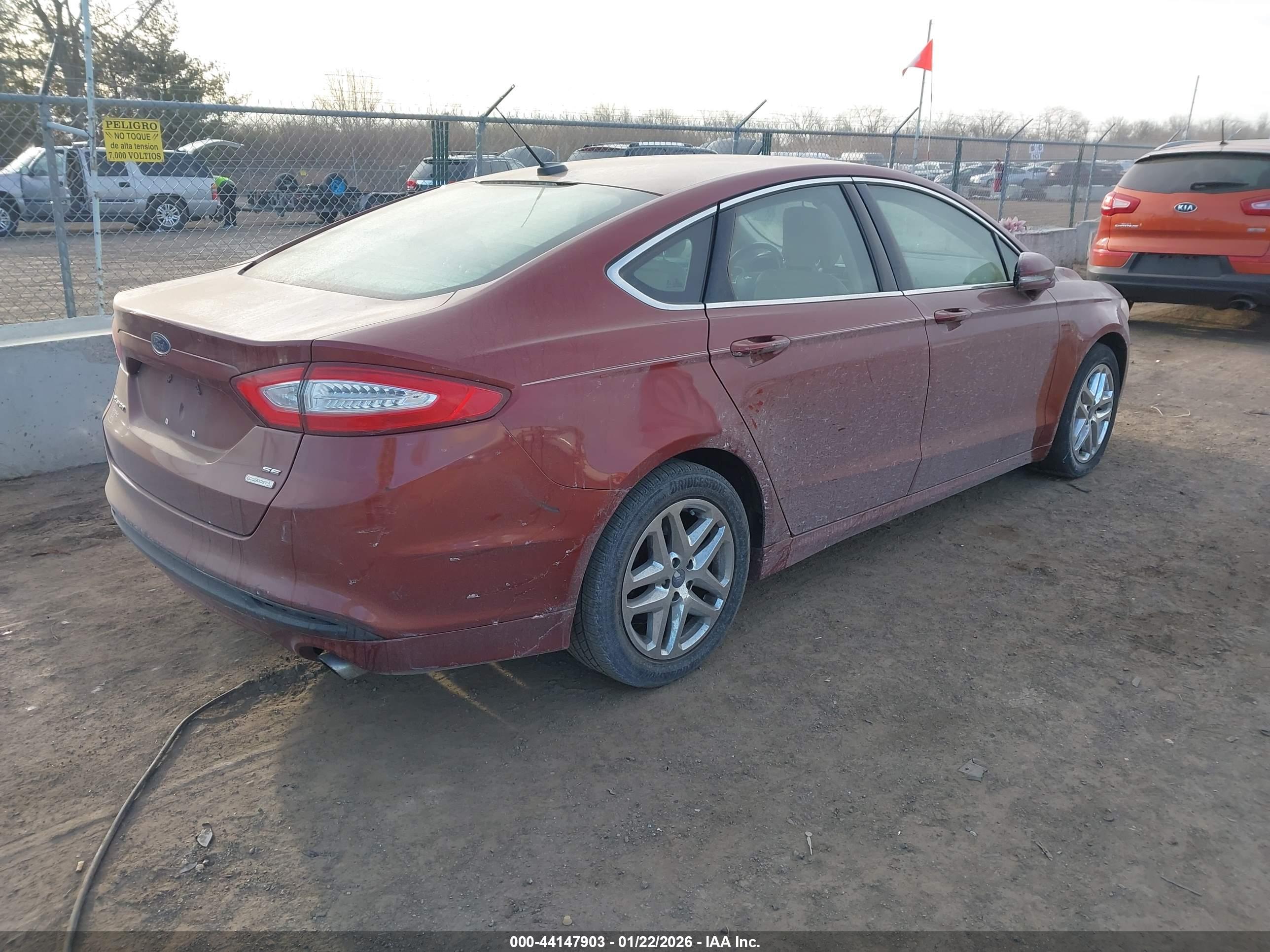 FORD FUSION image 4