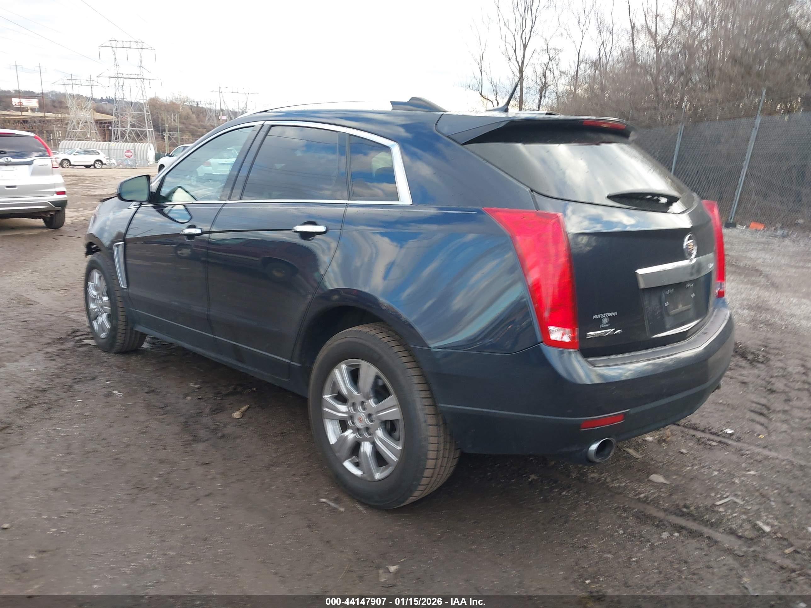 CADILLAC SRX image 3