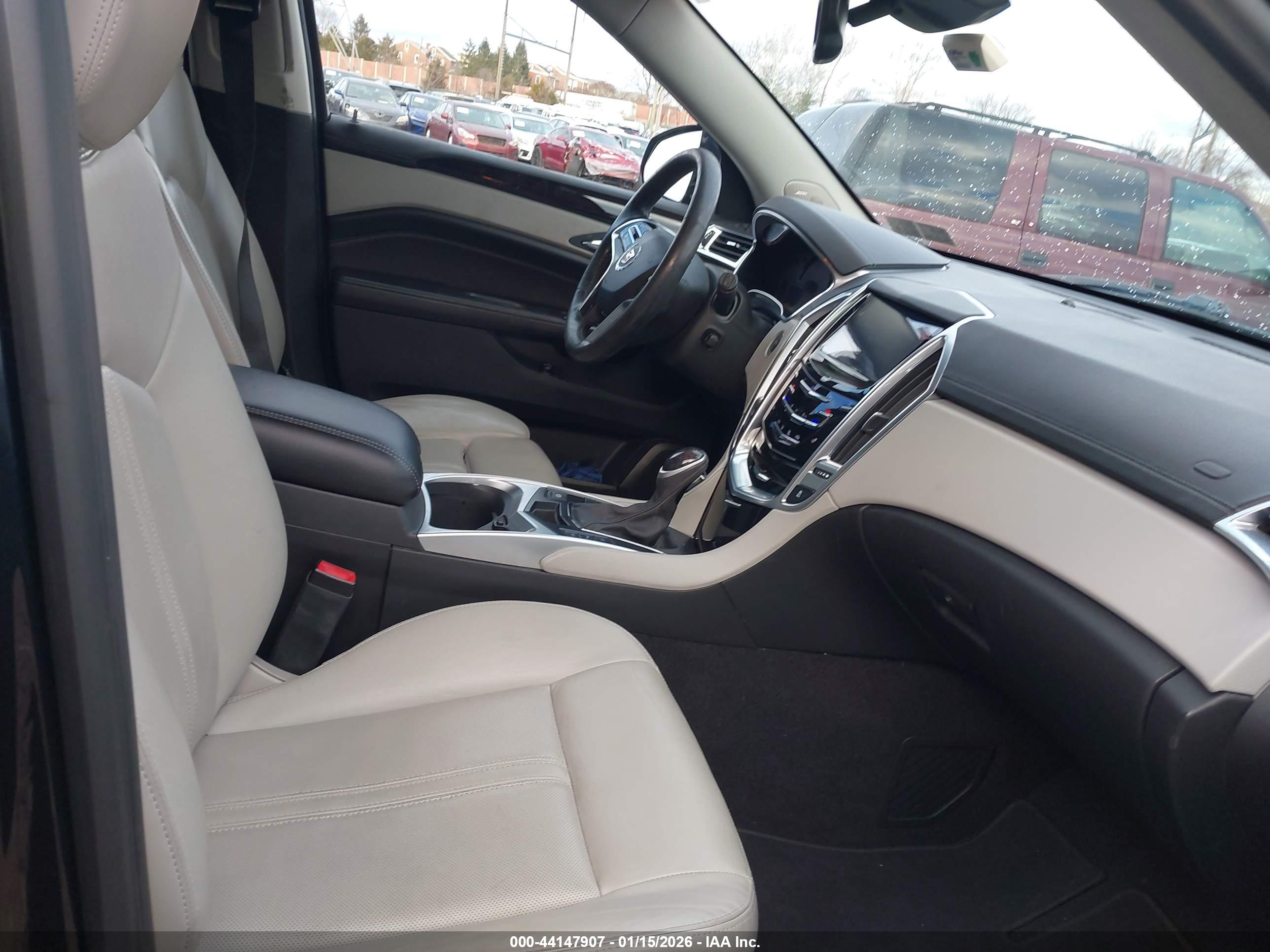 CADILLAC SRX image 5