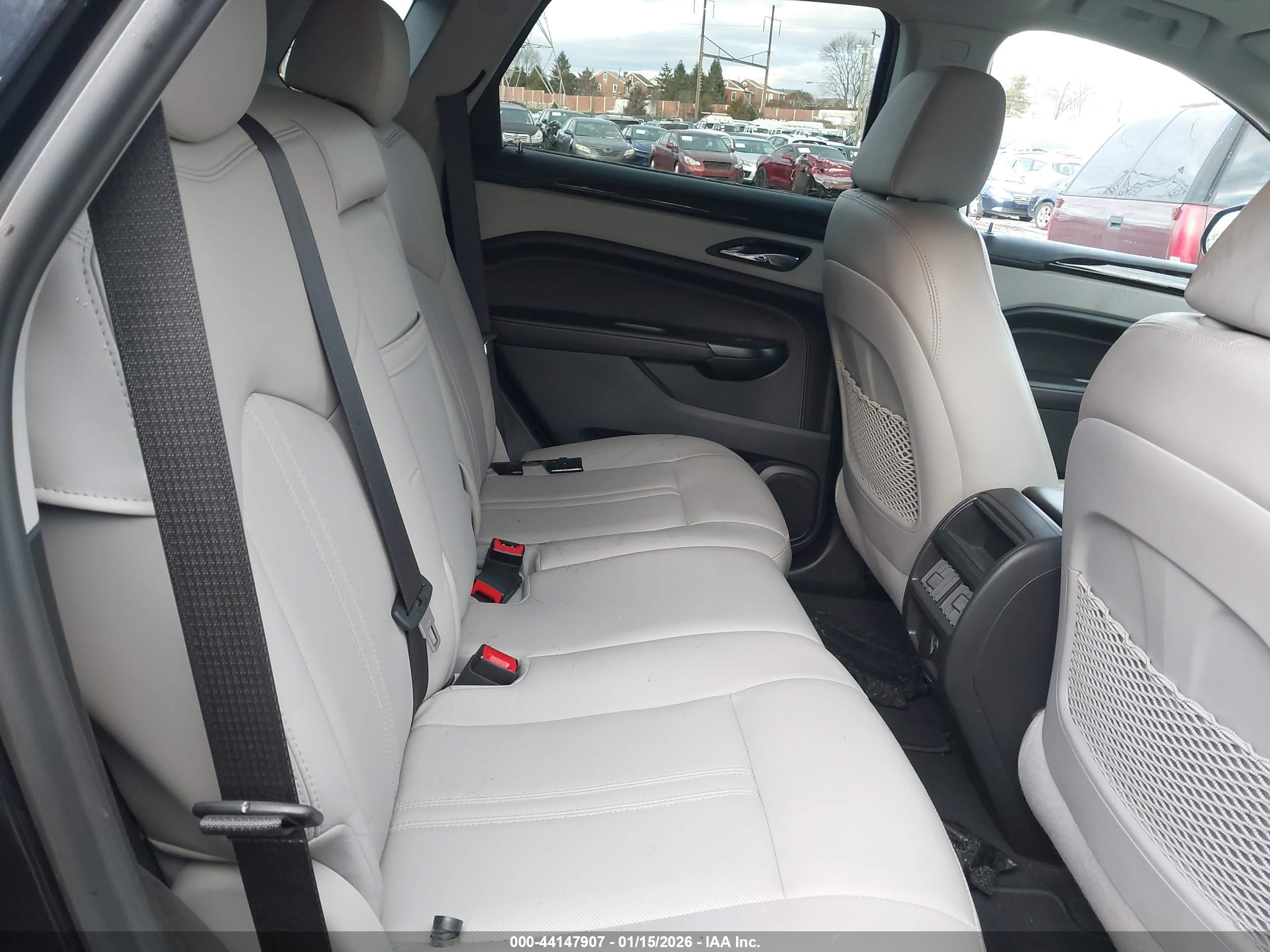 CADILLAC SRX image 8