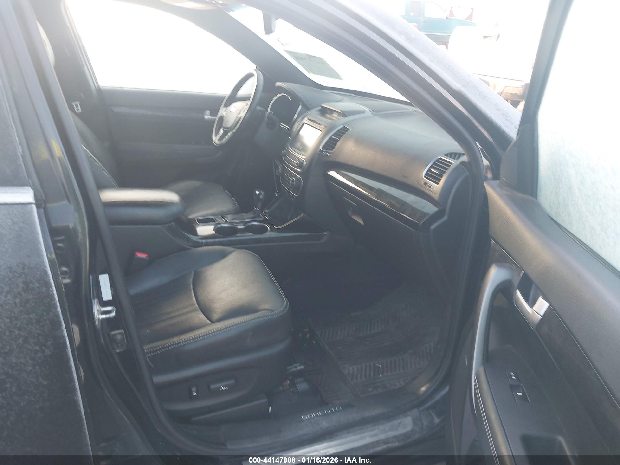 KIA SORENTO image 5