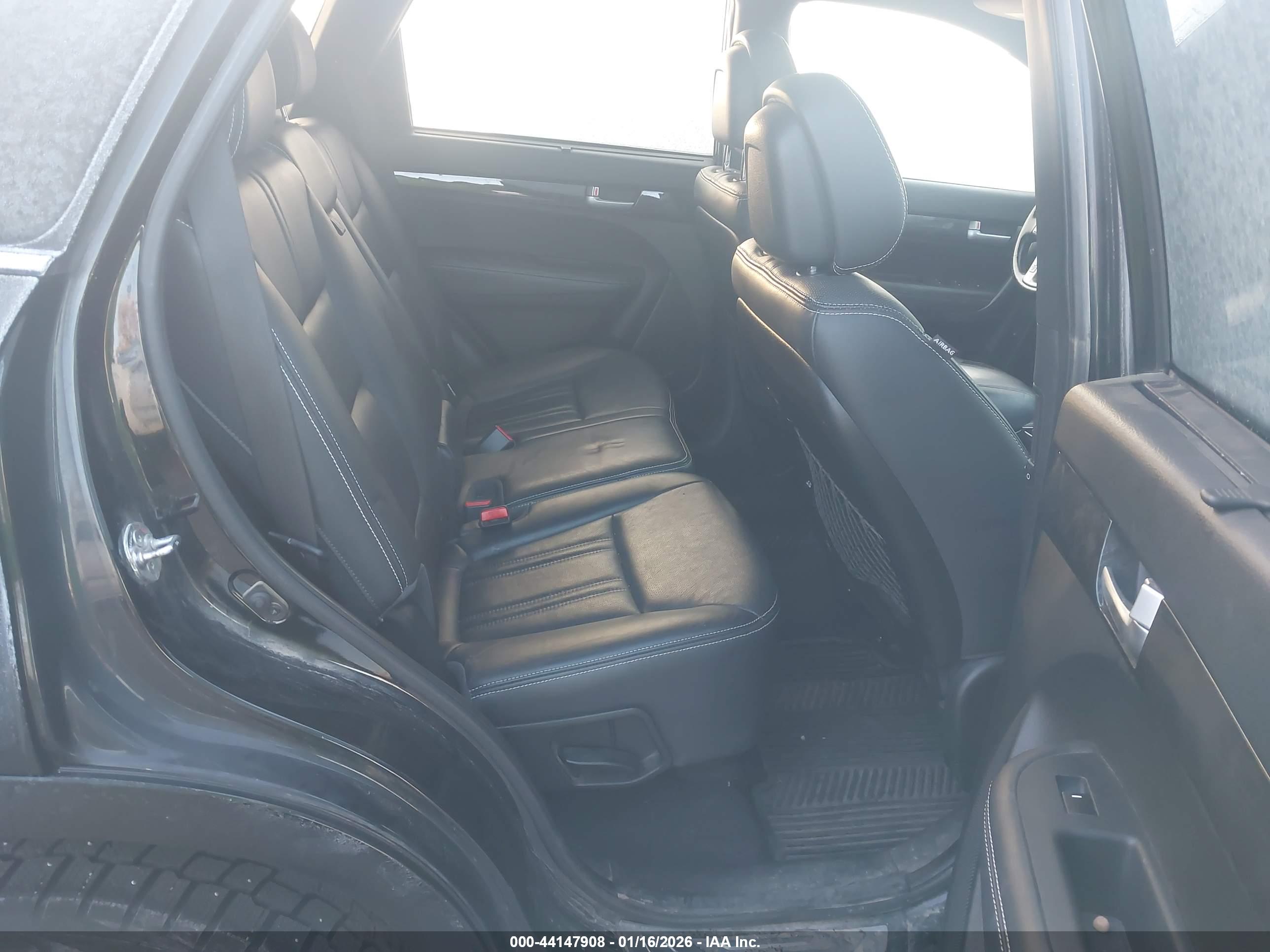KIA SORENTO image 8