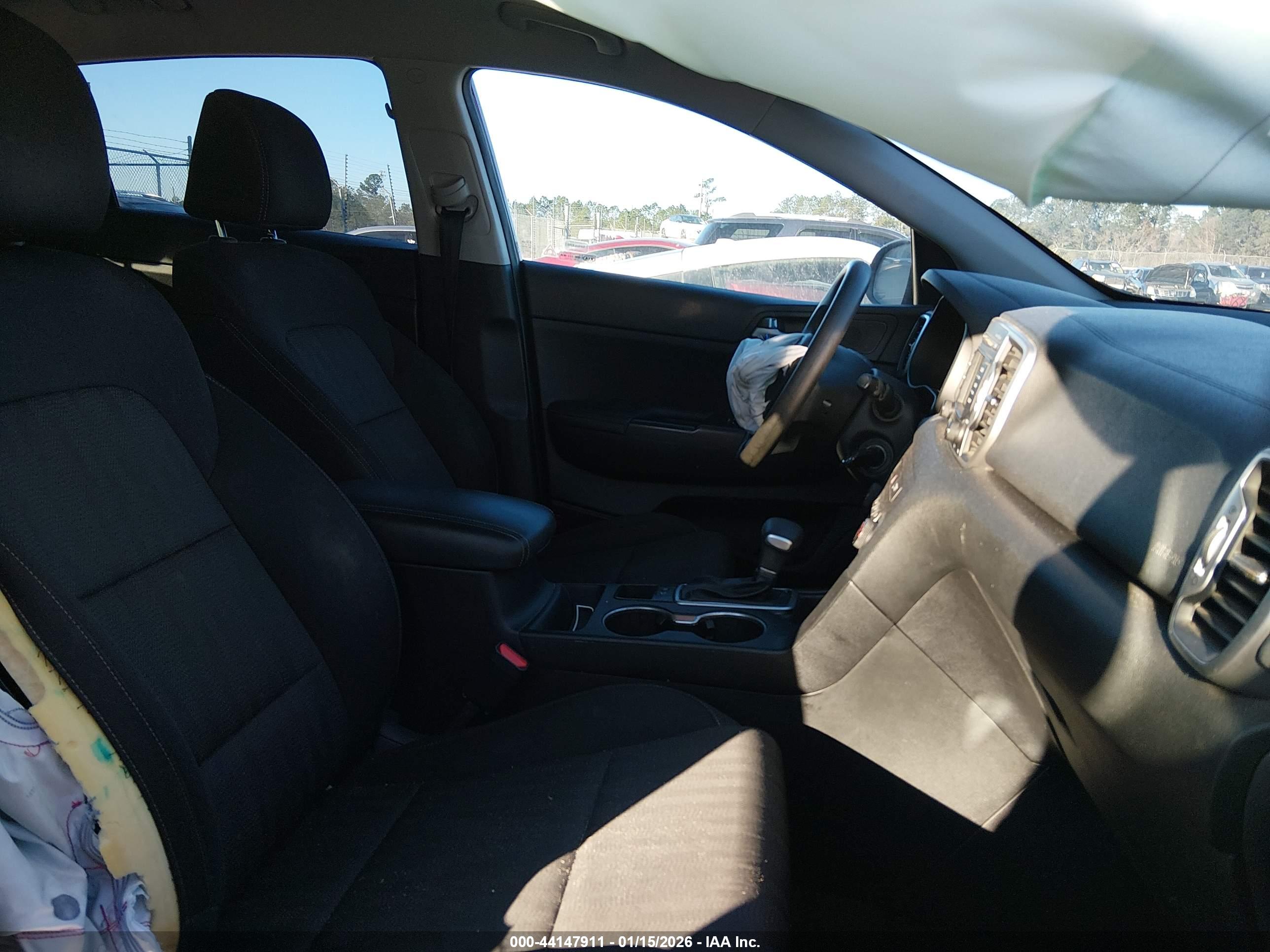 KIA SPORTAGE image 5