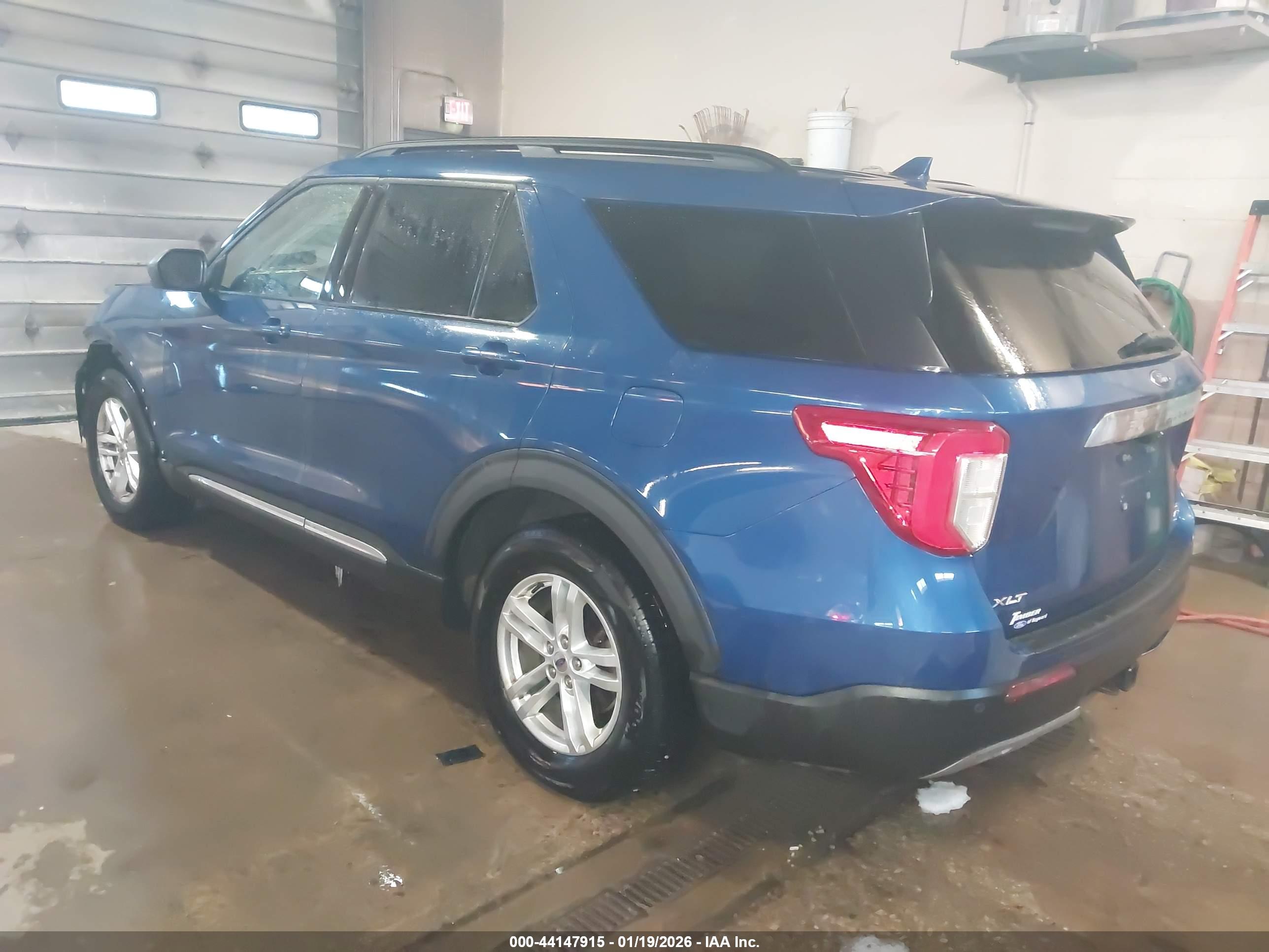 FORD EXPLORER image 3