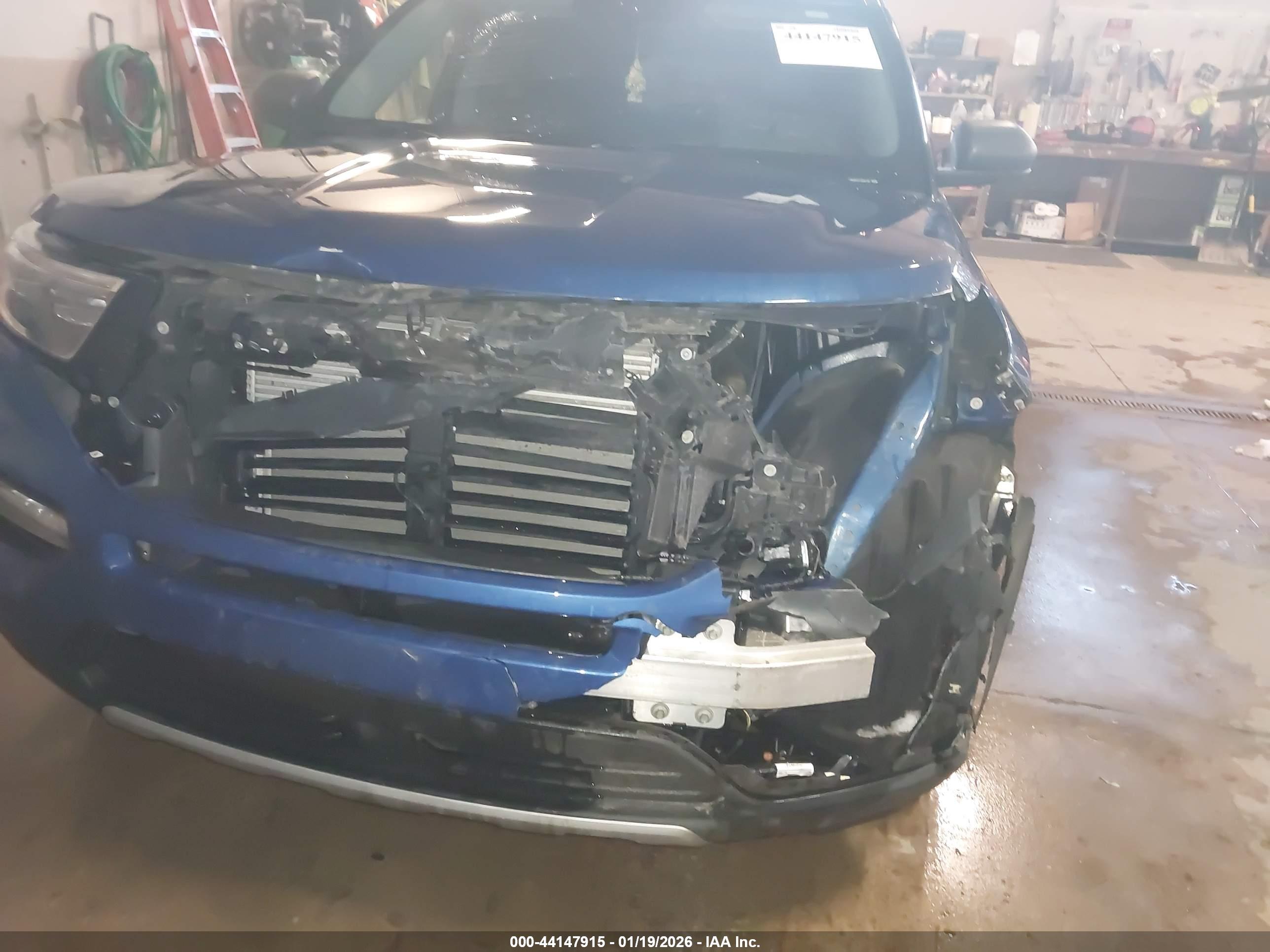 FORD EXPLORER image 6