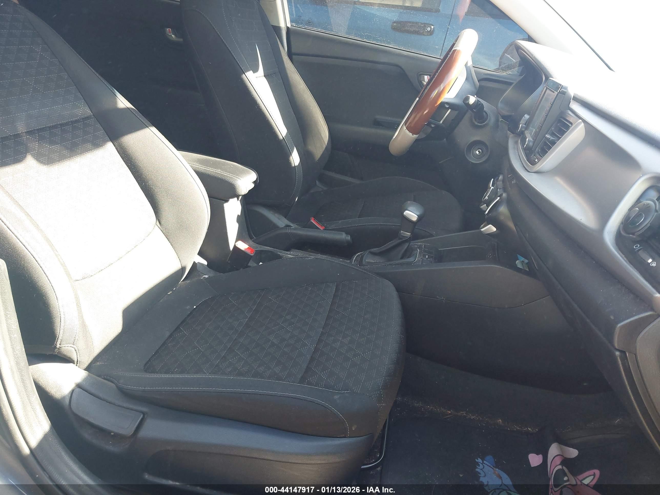 KIA RIO image 5