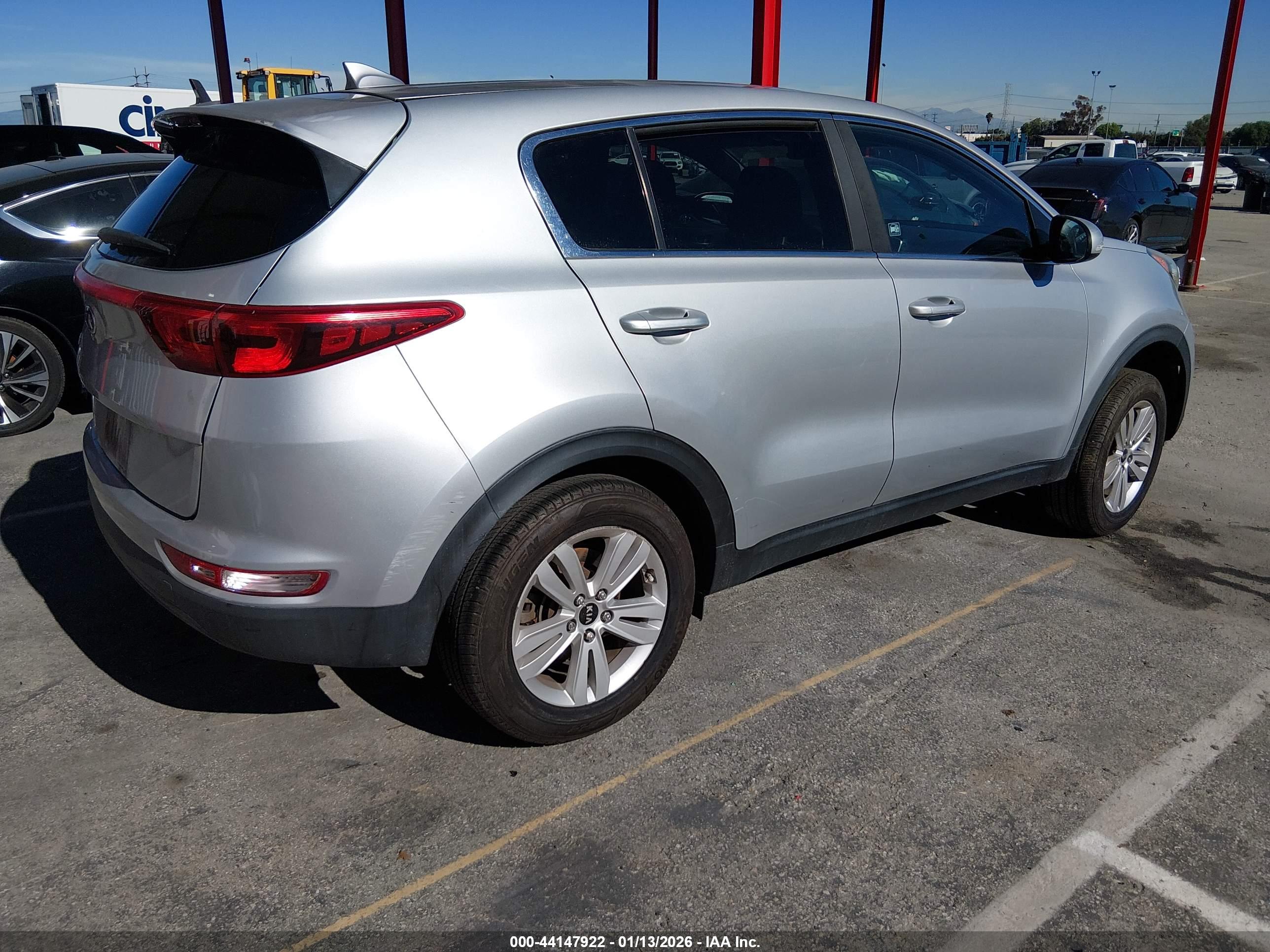 KIA SPORTAGE image 4