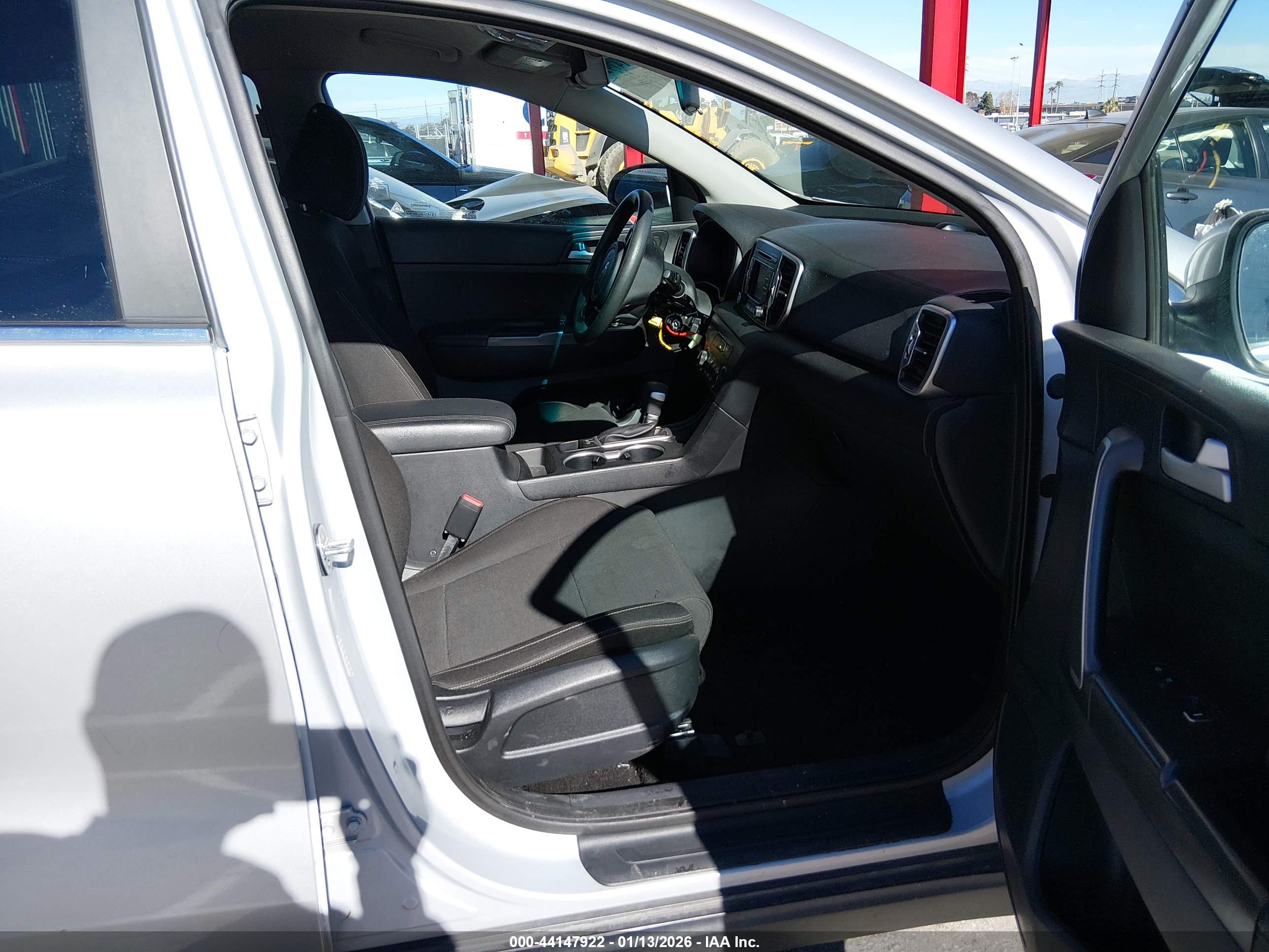 KIA SPORTAGE image 5