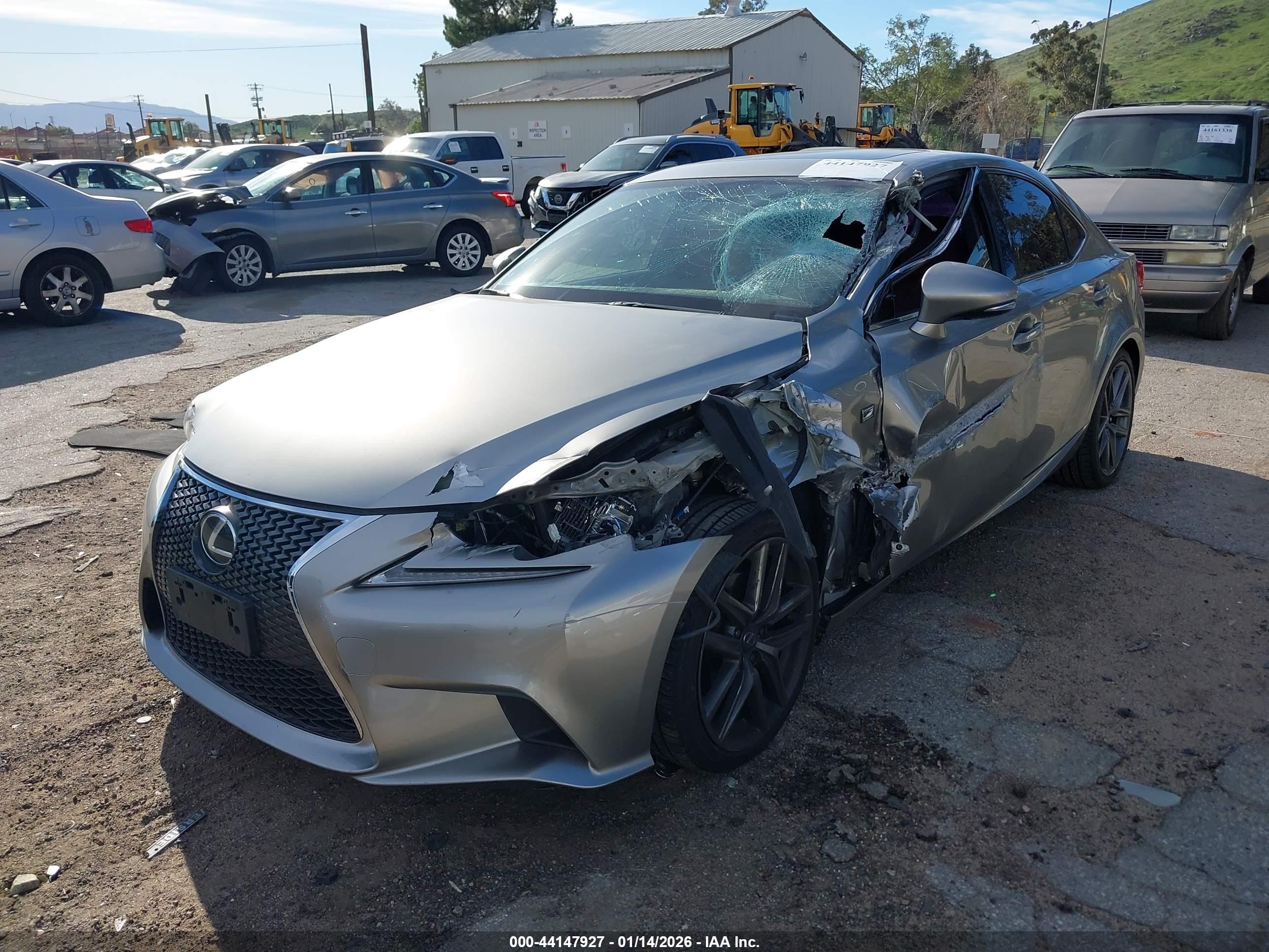 LEXUS IS image 2