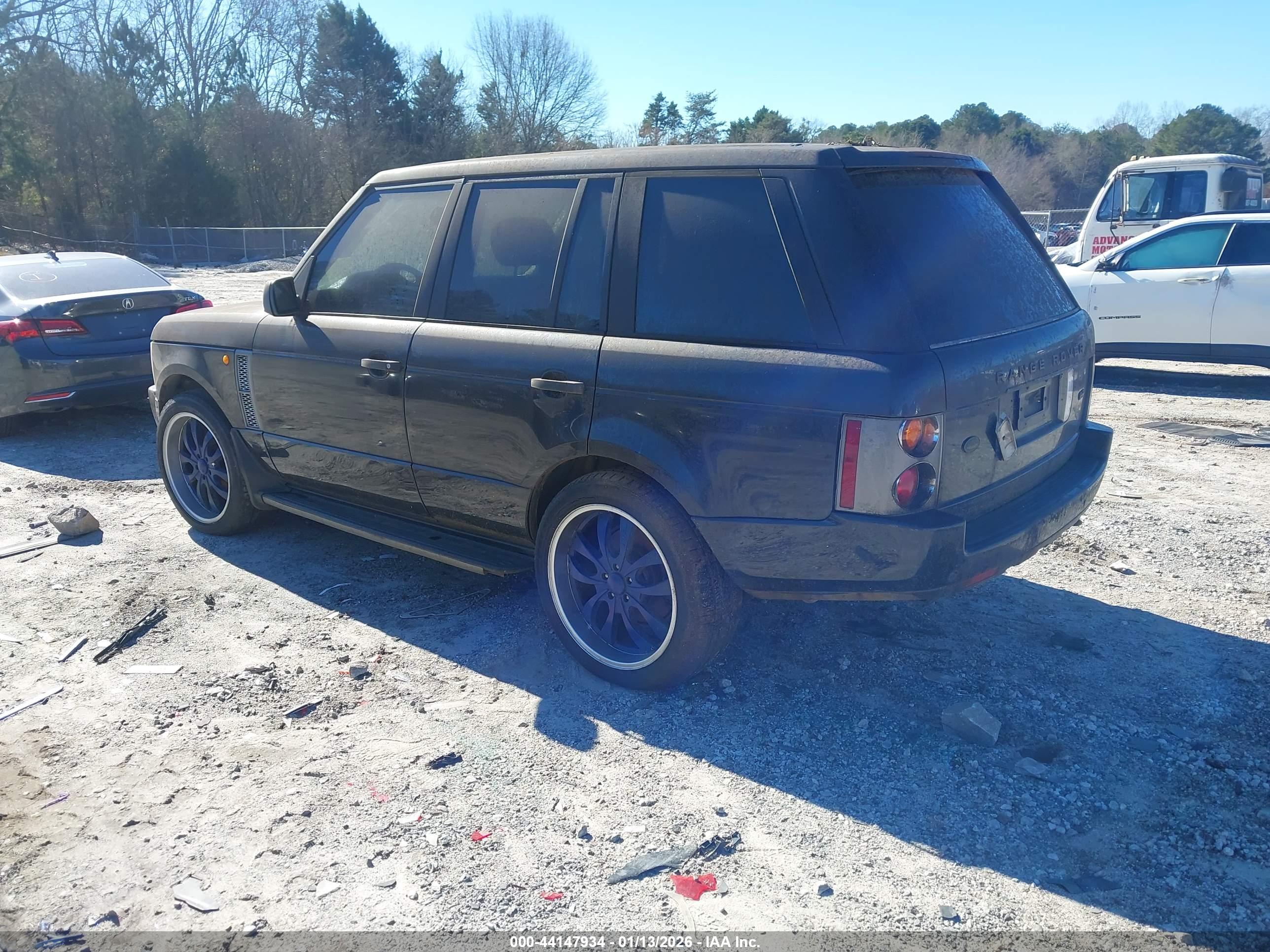 LAND ROVER image 3