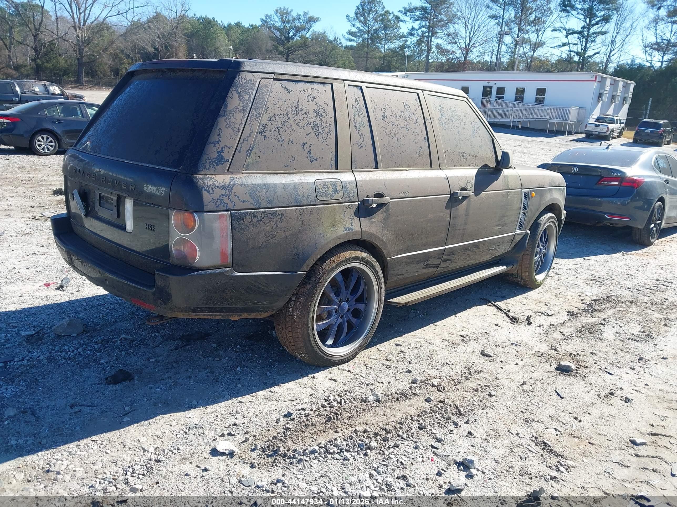 LAND ROVER image 4