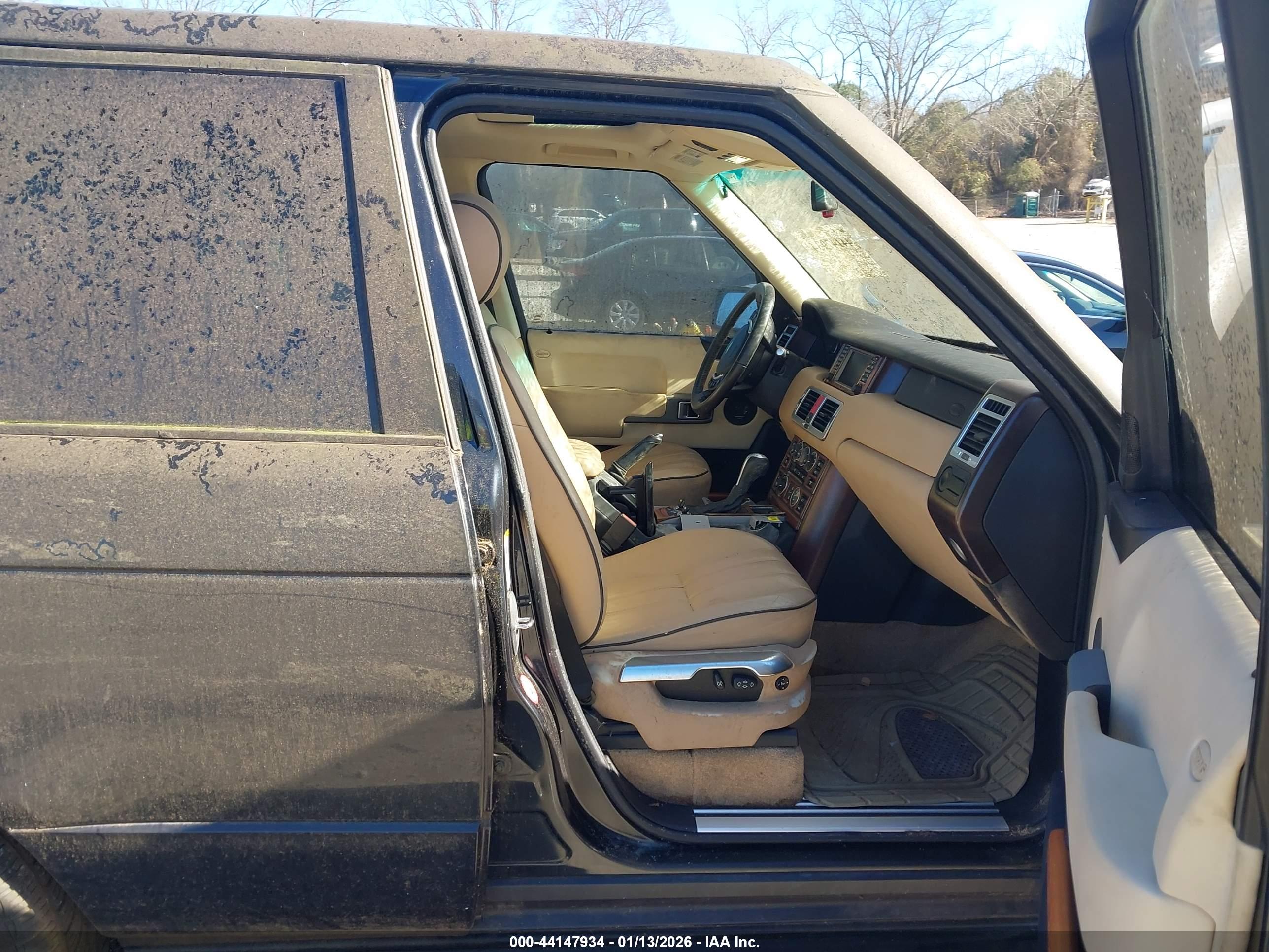 LAND ROVER image 5