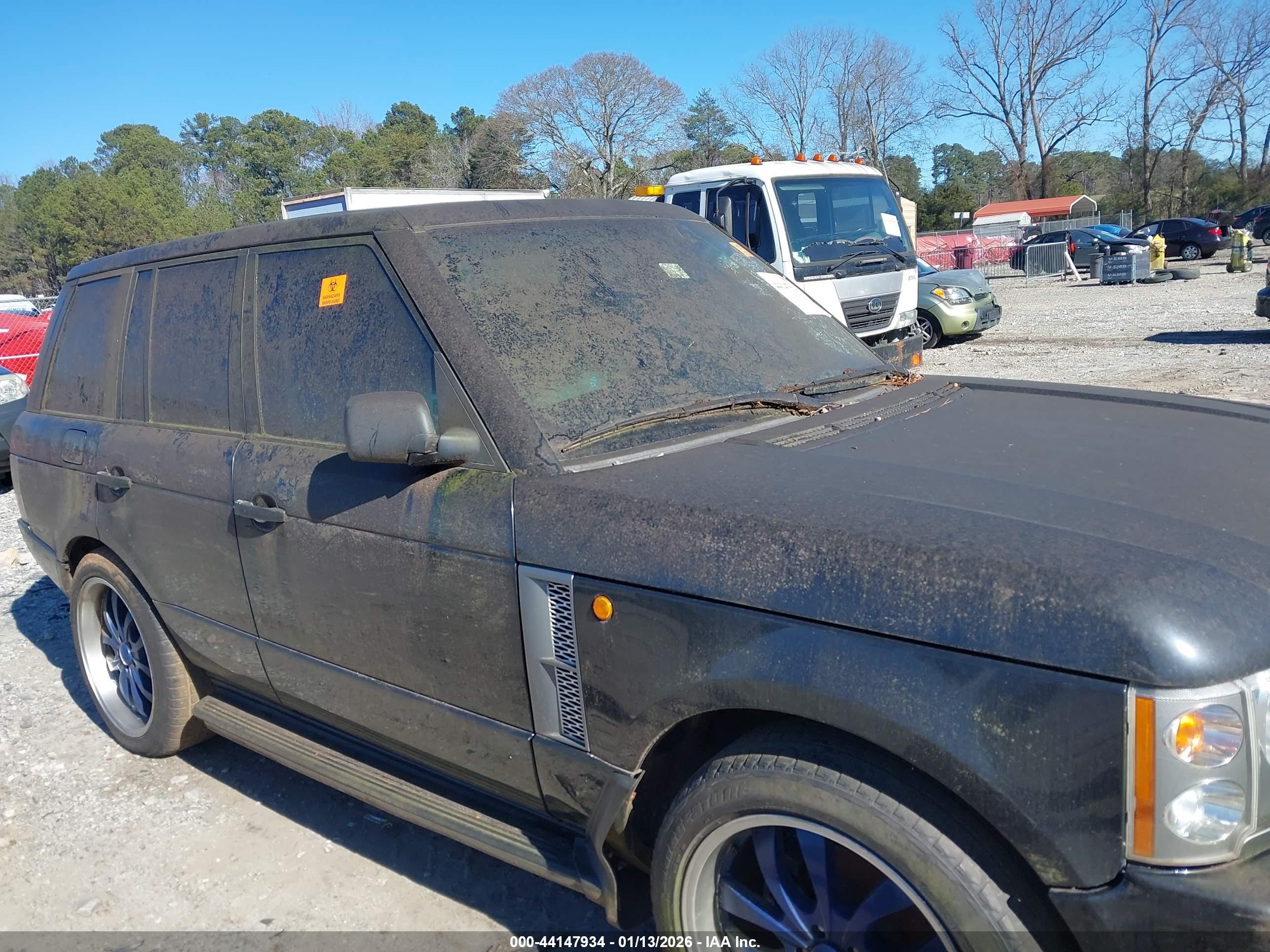 LAND ROVER image 6