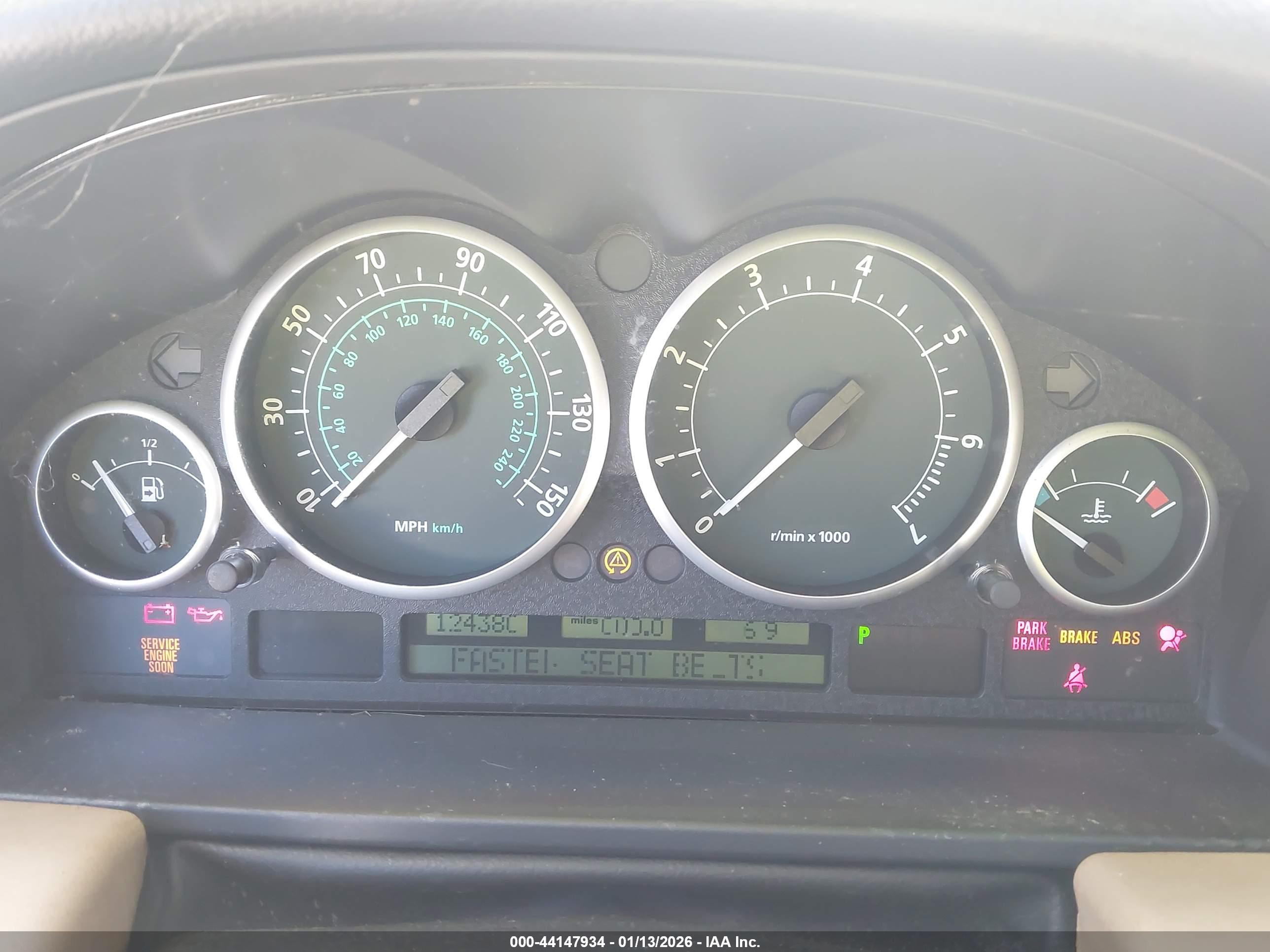 LAND ROVER image 7