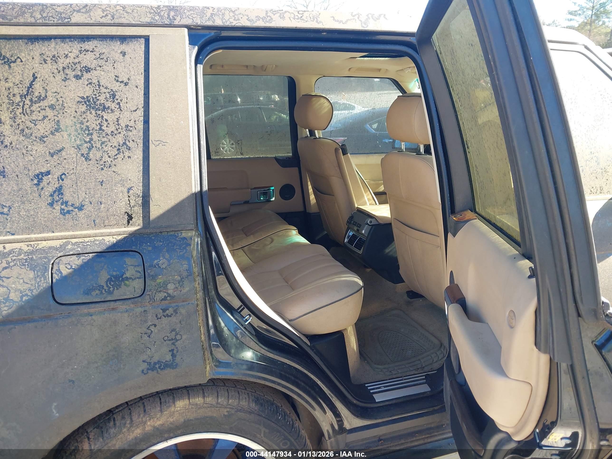 LAND ROVER image 8