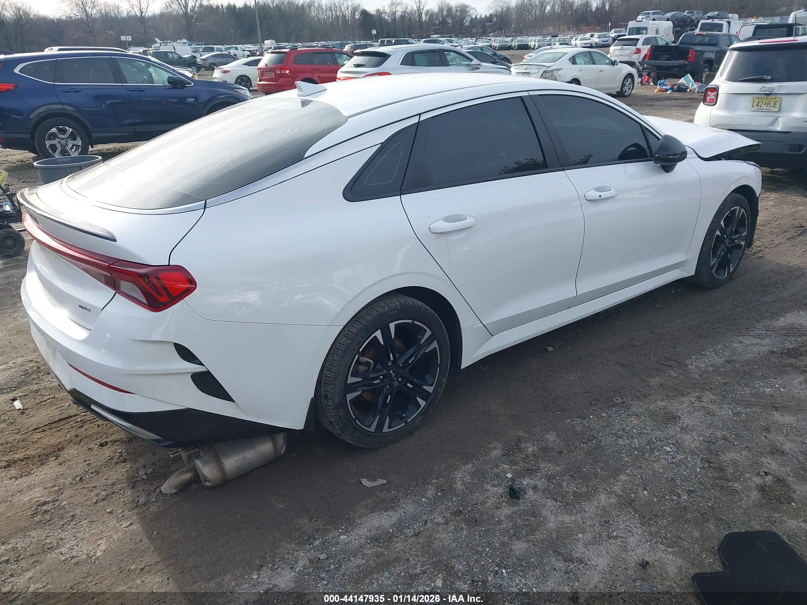 KIA K5 image 4