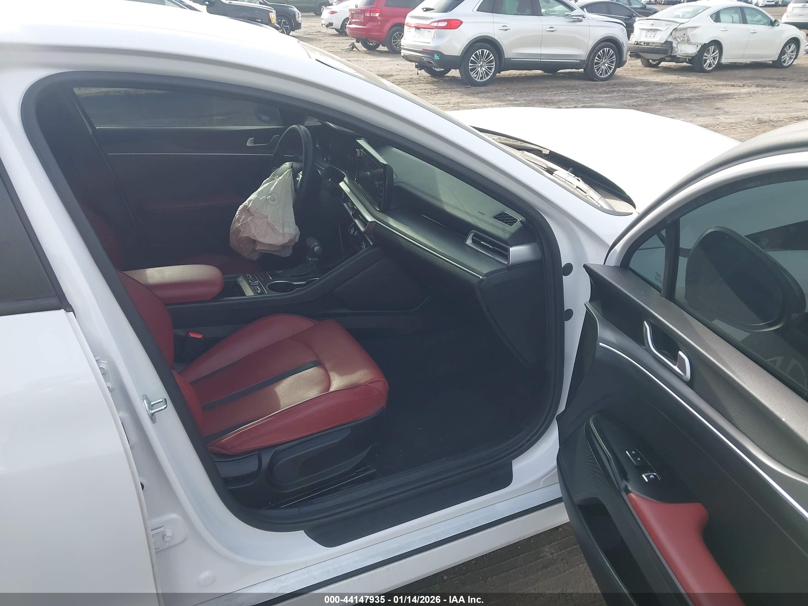 KIA K5 image 5