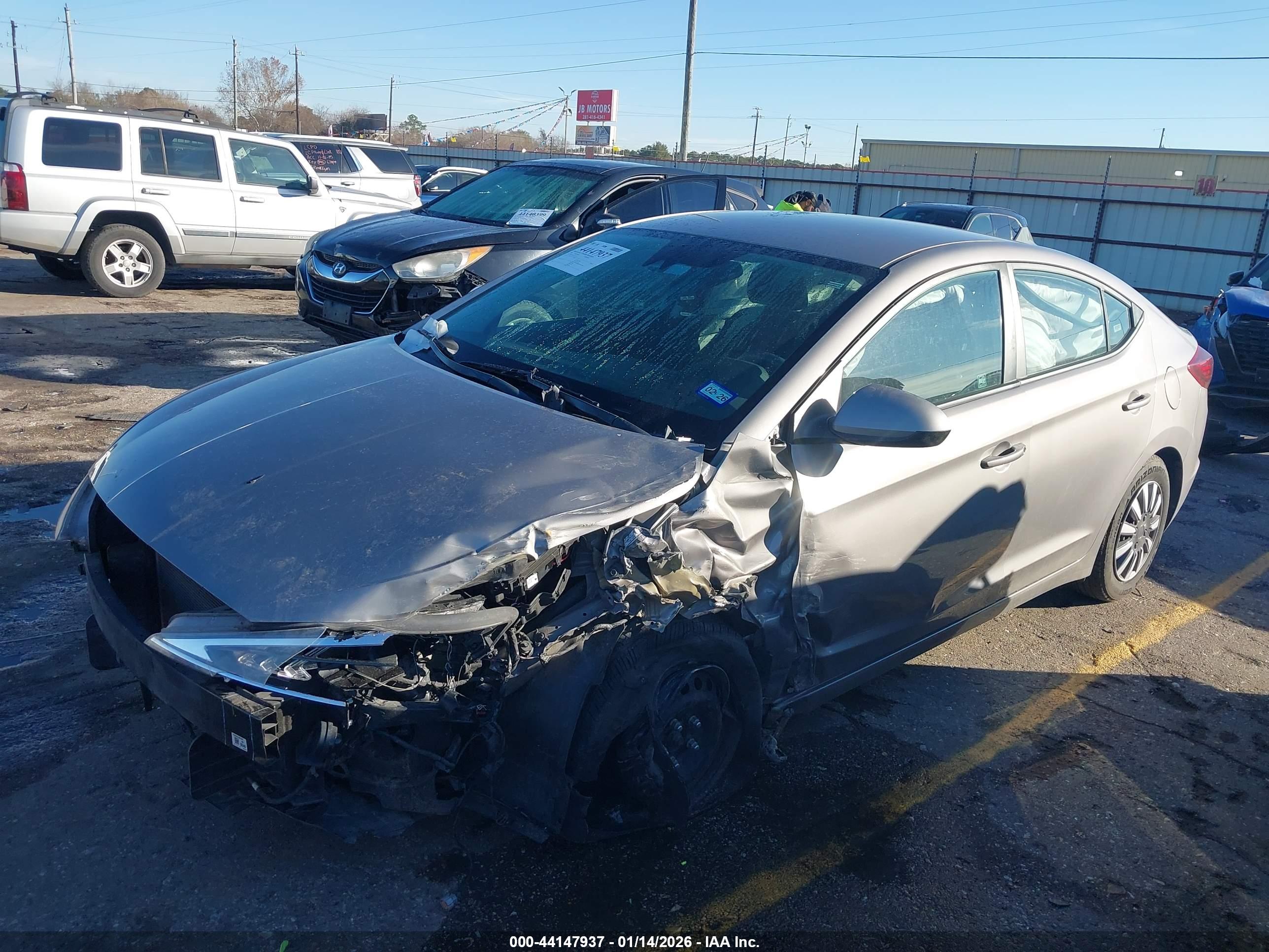 HYUNDAI ELANTRA image 6