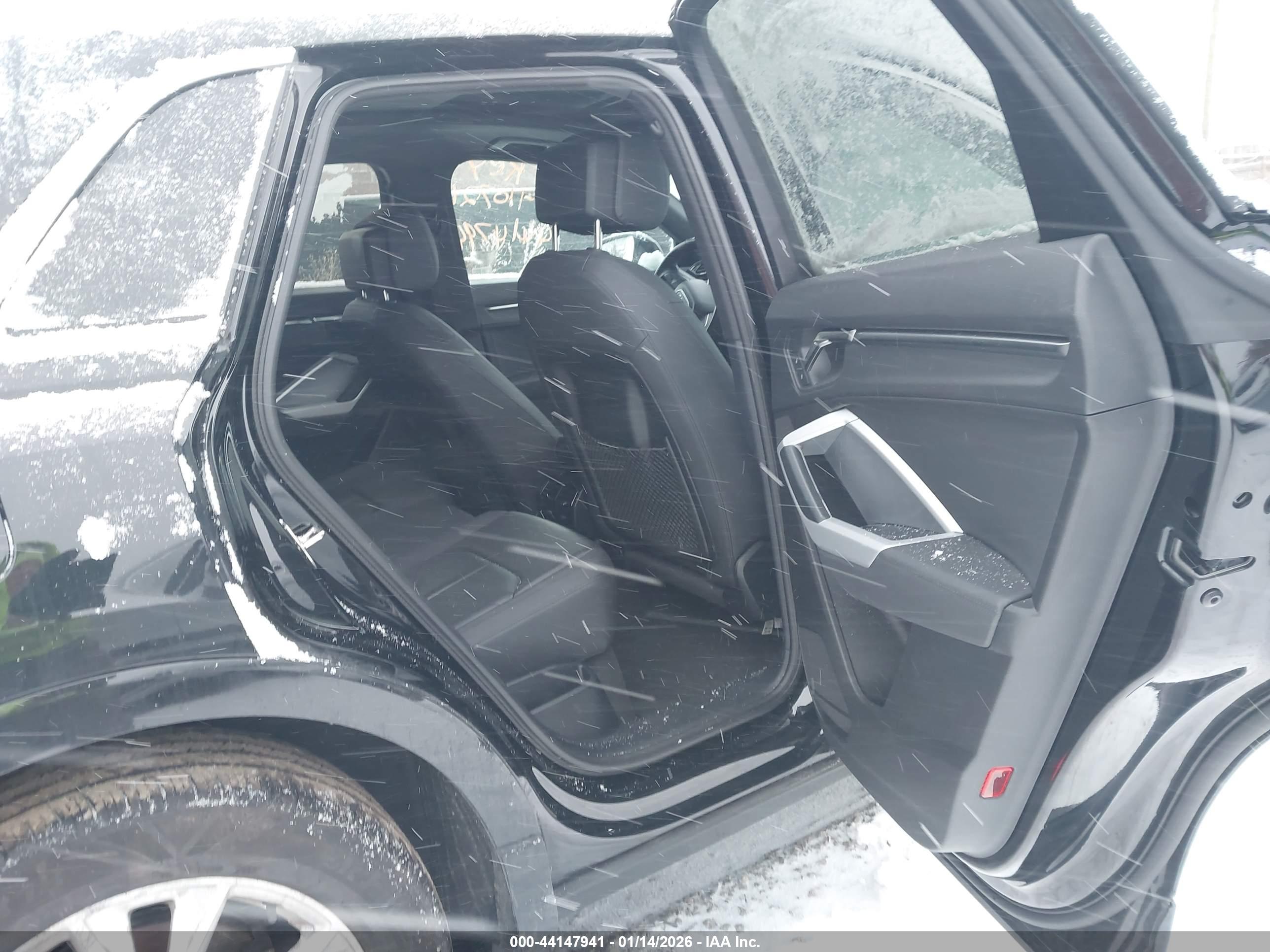 AUDI Q3 image 8