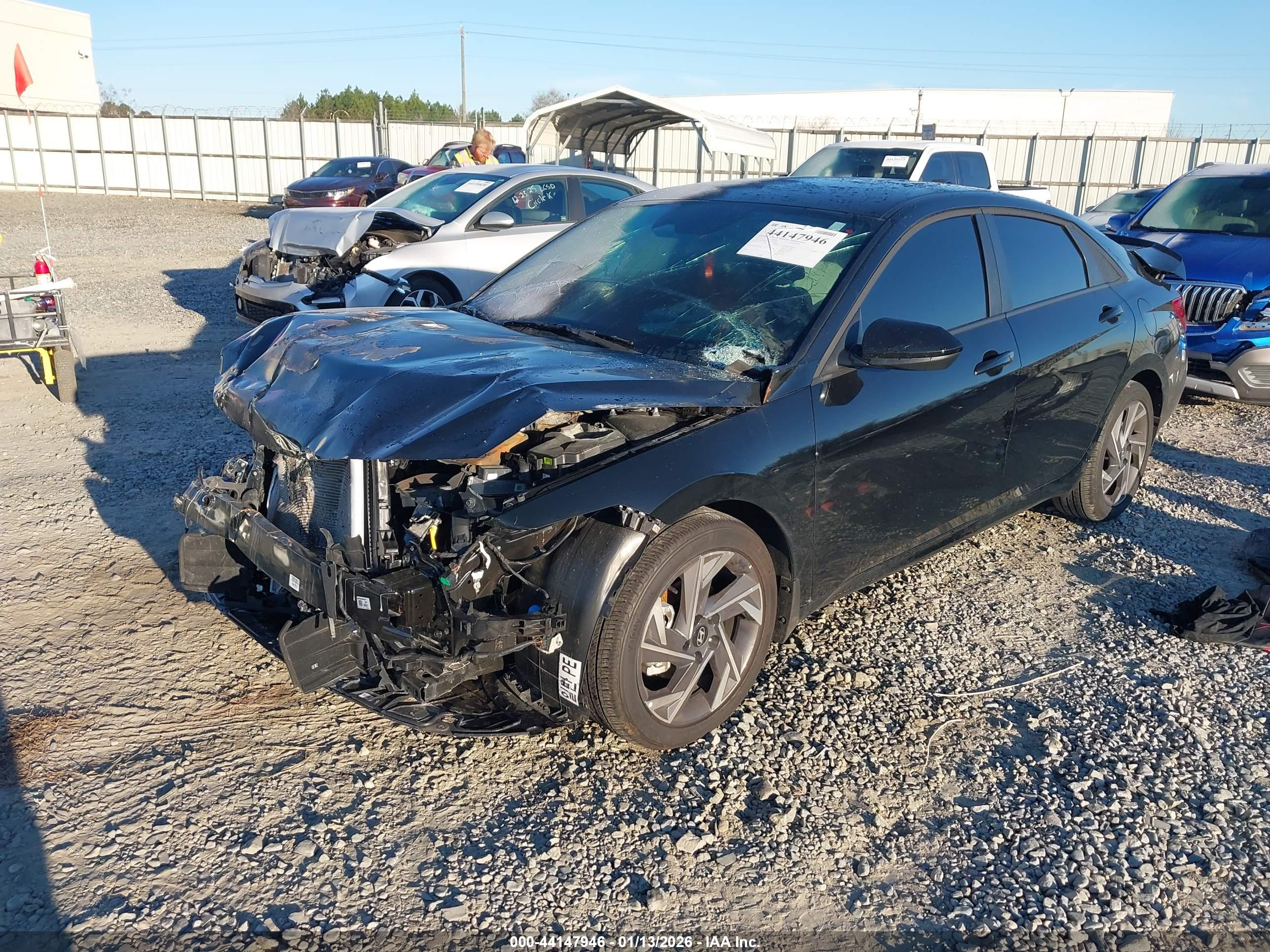 HYUNDAI ELANTRA image 2