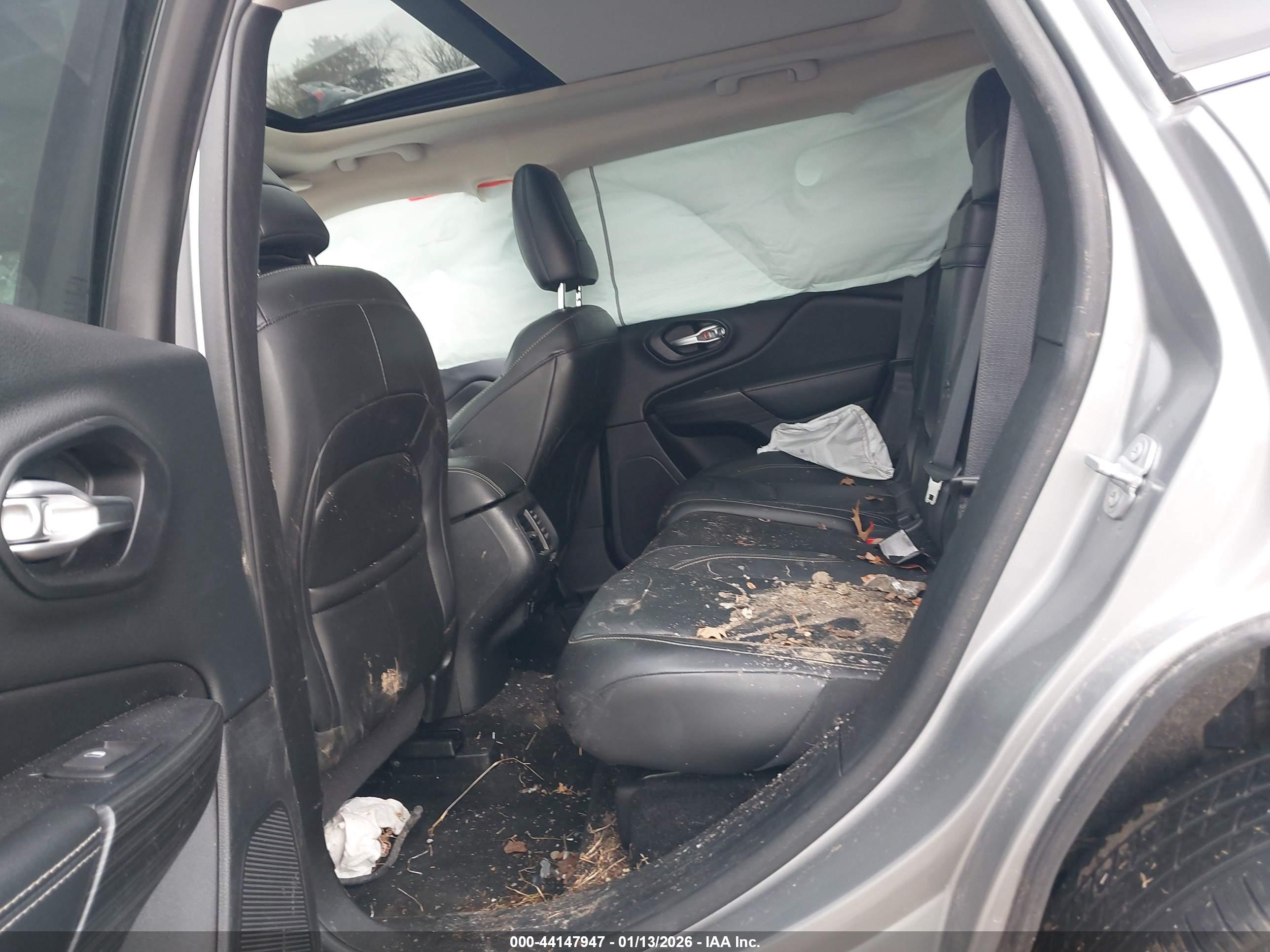 JEEP CHEROKEE image 8