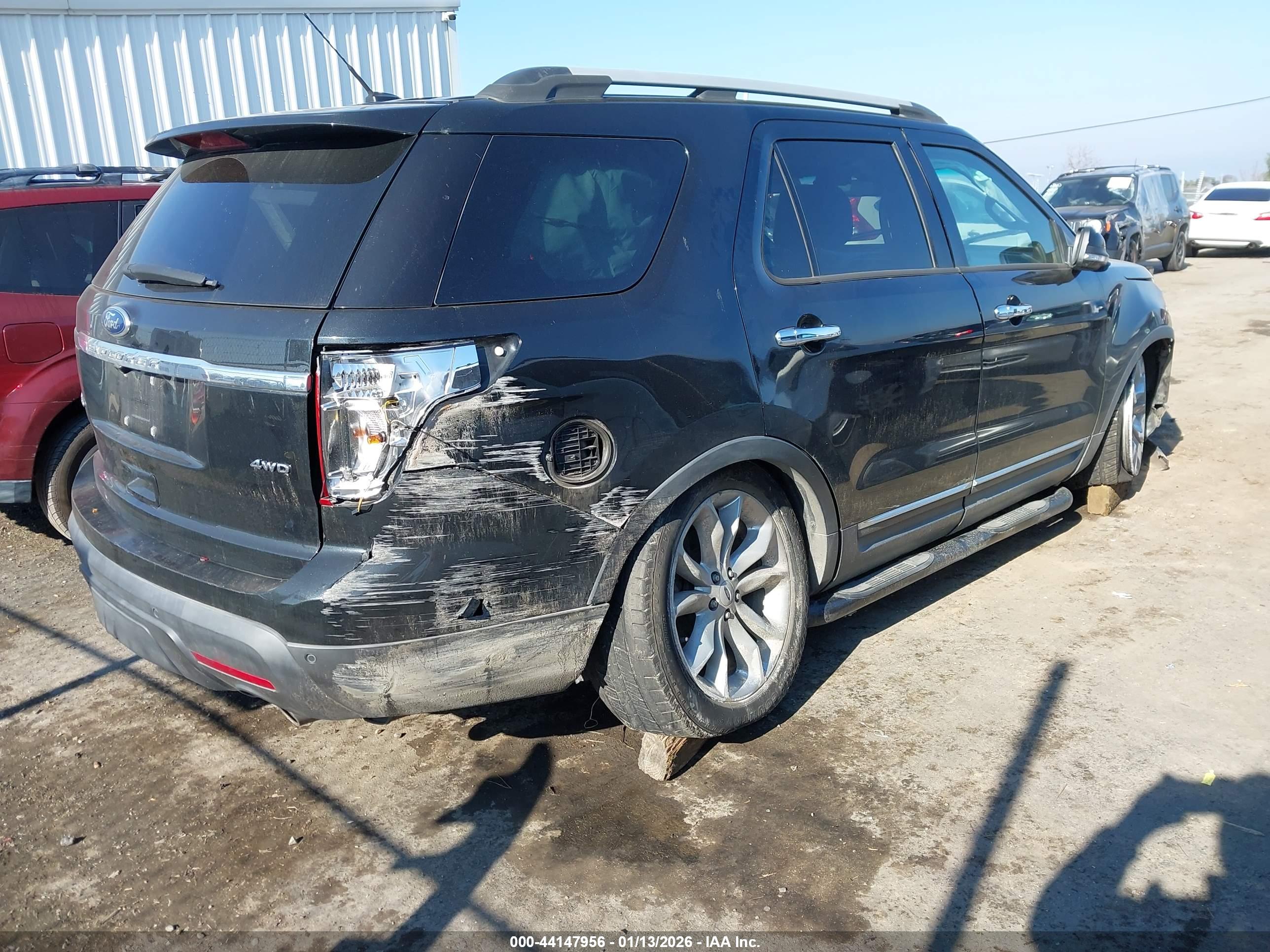 FORD EXPLORER image 4