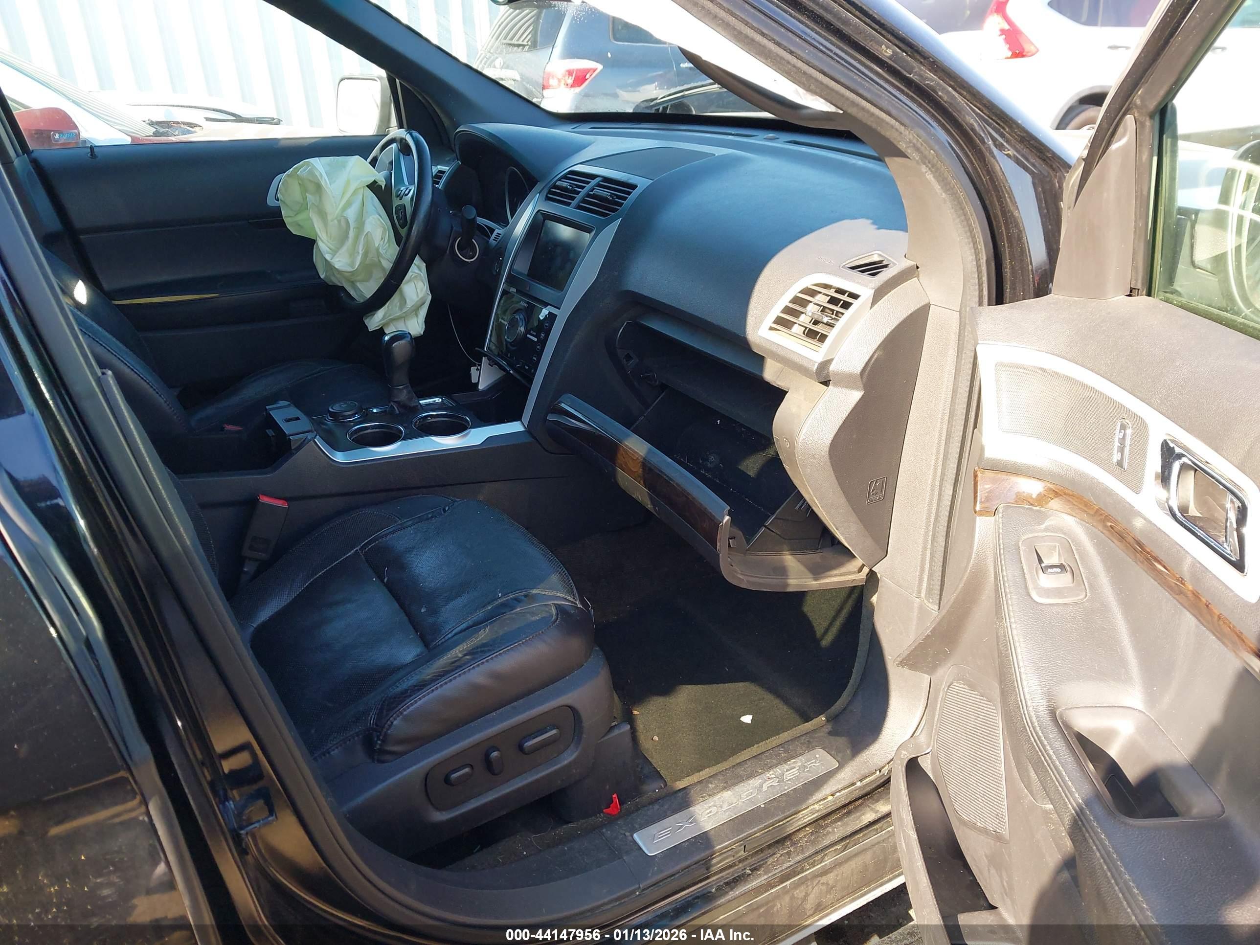 FORD EXPLORER image 5