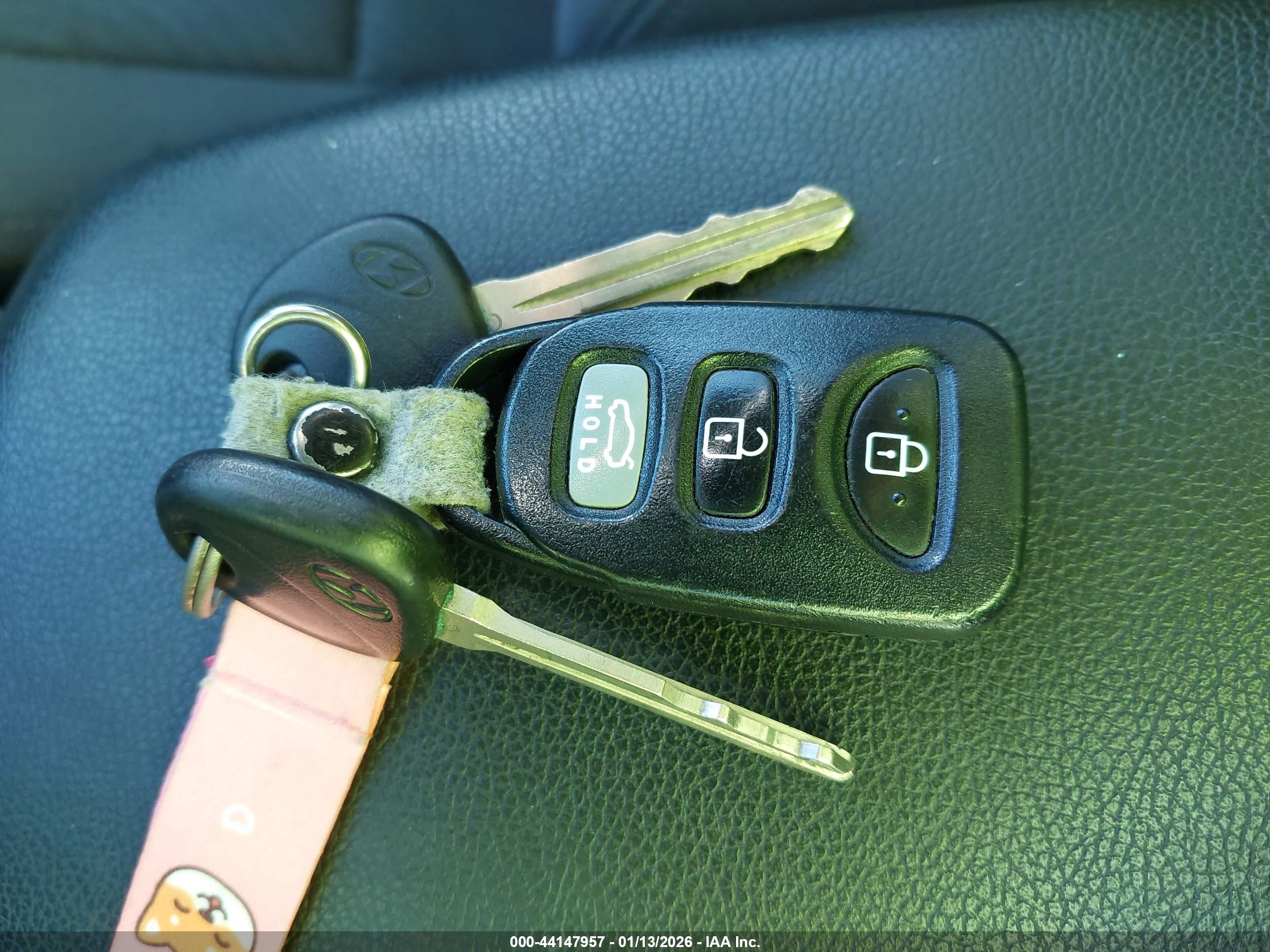 HYUNDAI ELANTRA image 11