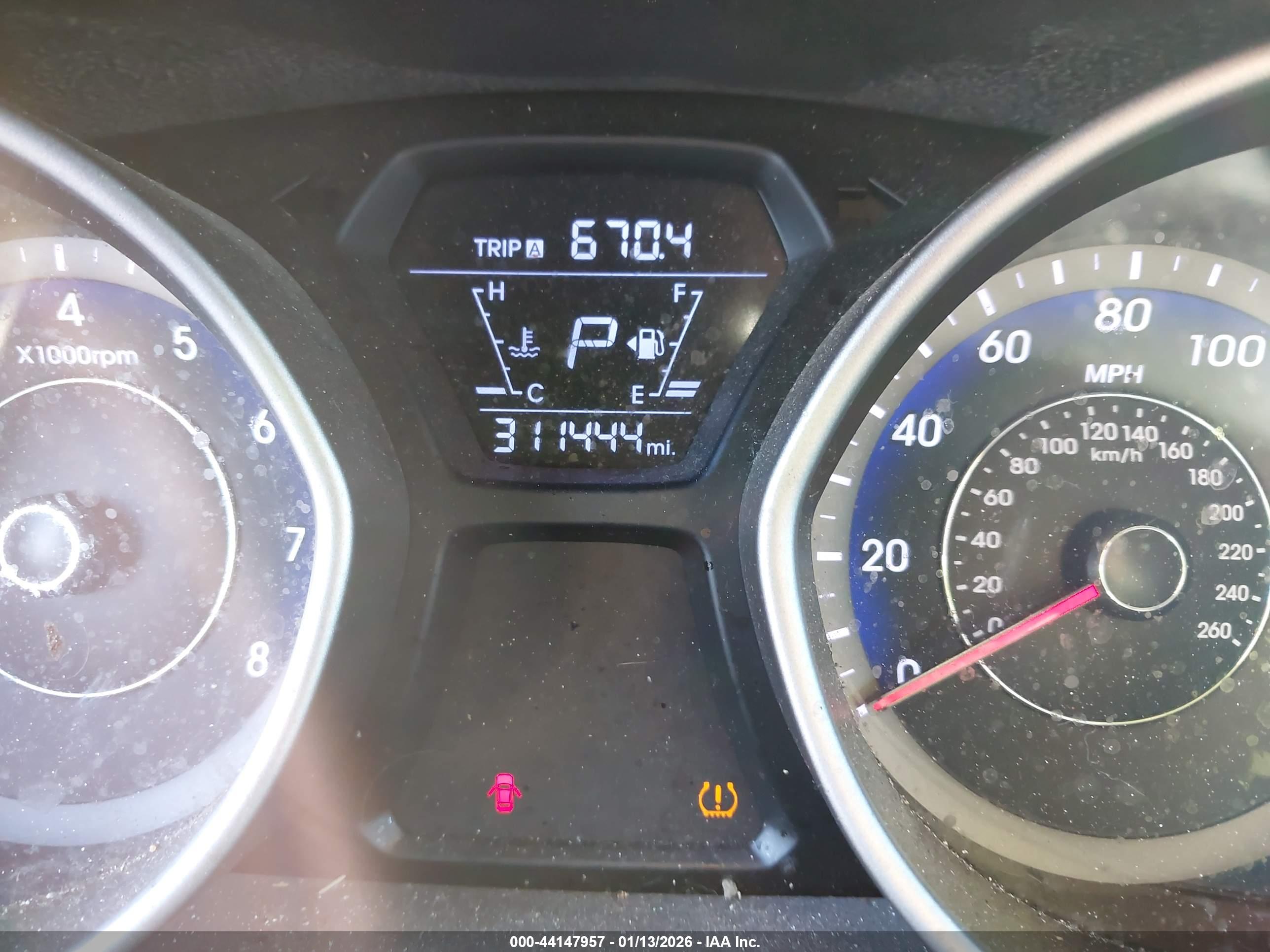 HYUNDAI ELANTRA image 7