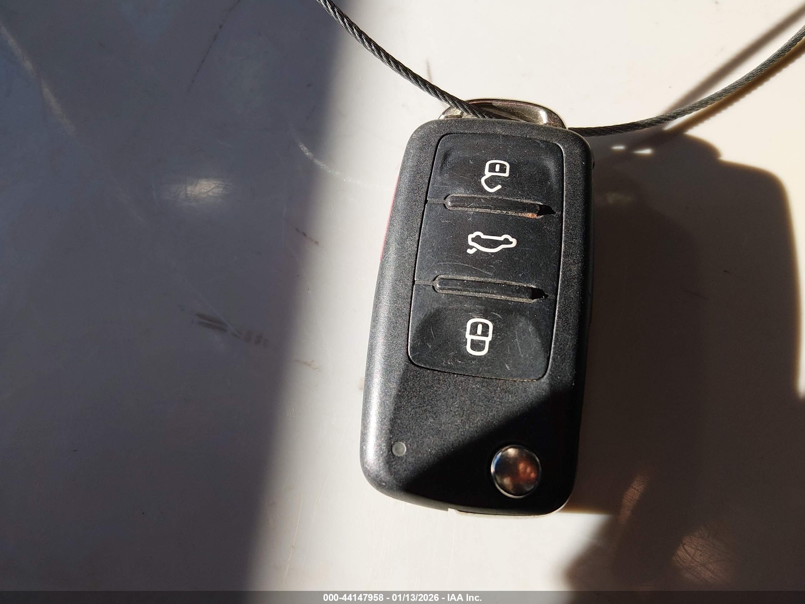 VOLKSWAGEN BEETLE image 11