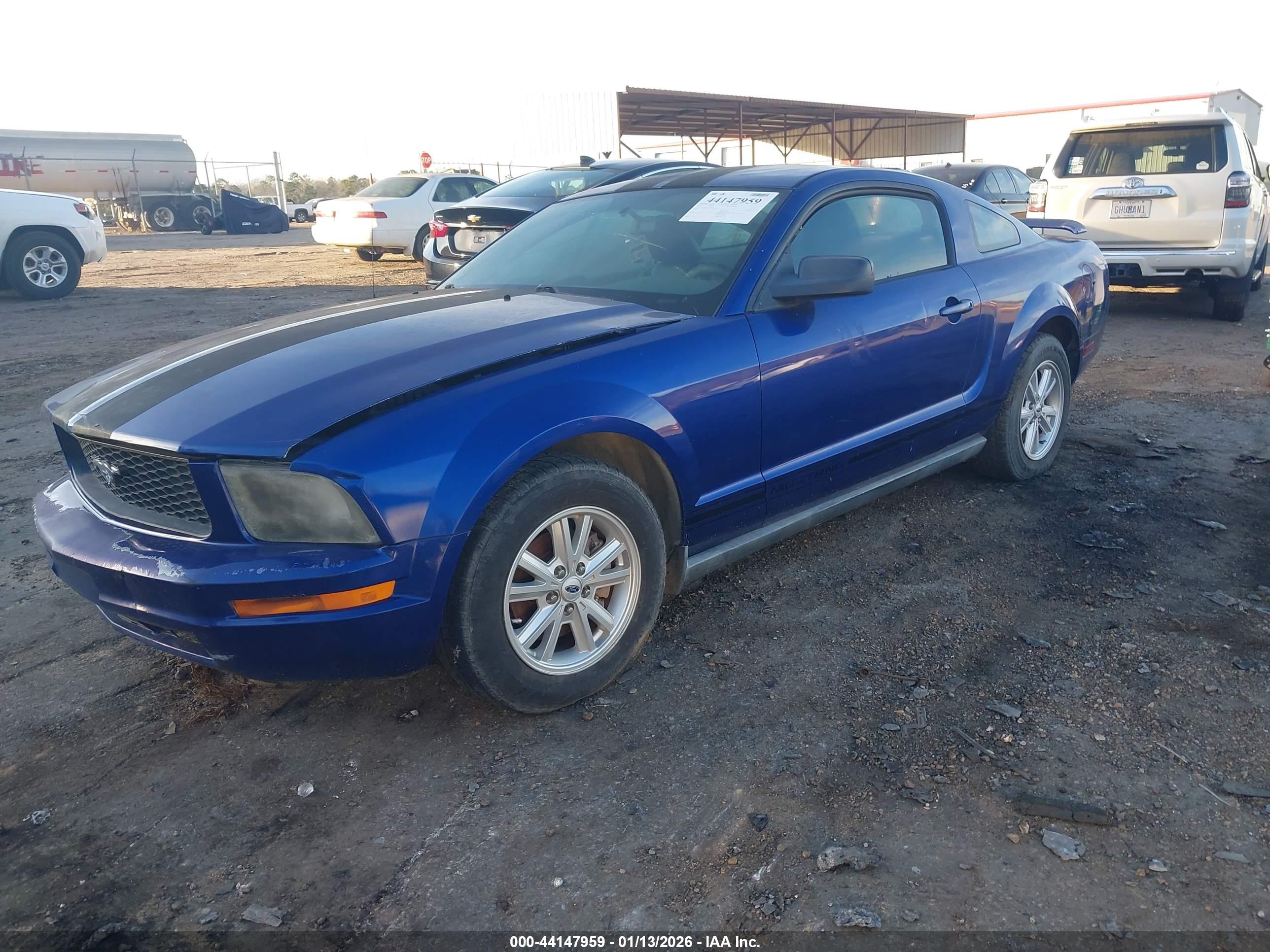FORD MUSTANG image 2