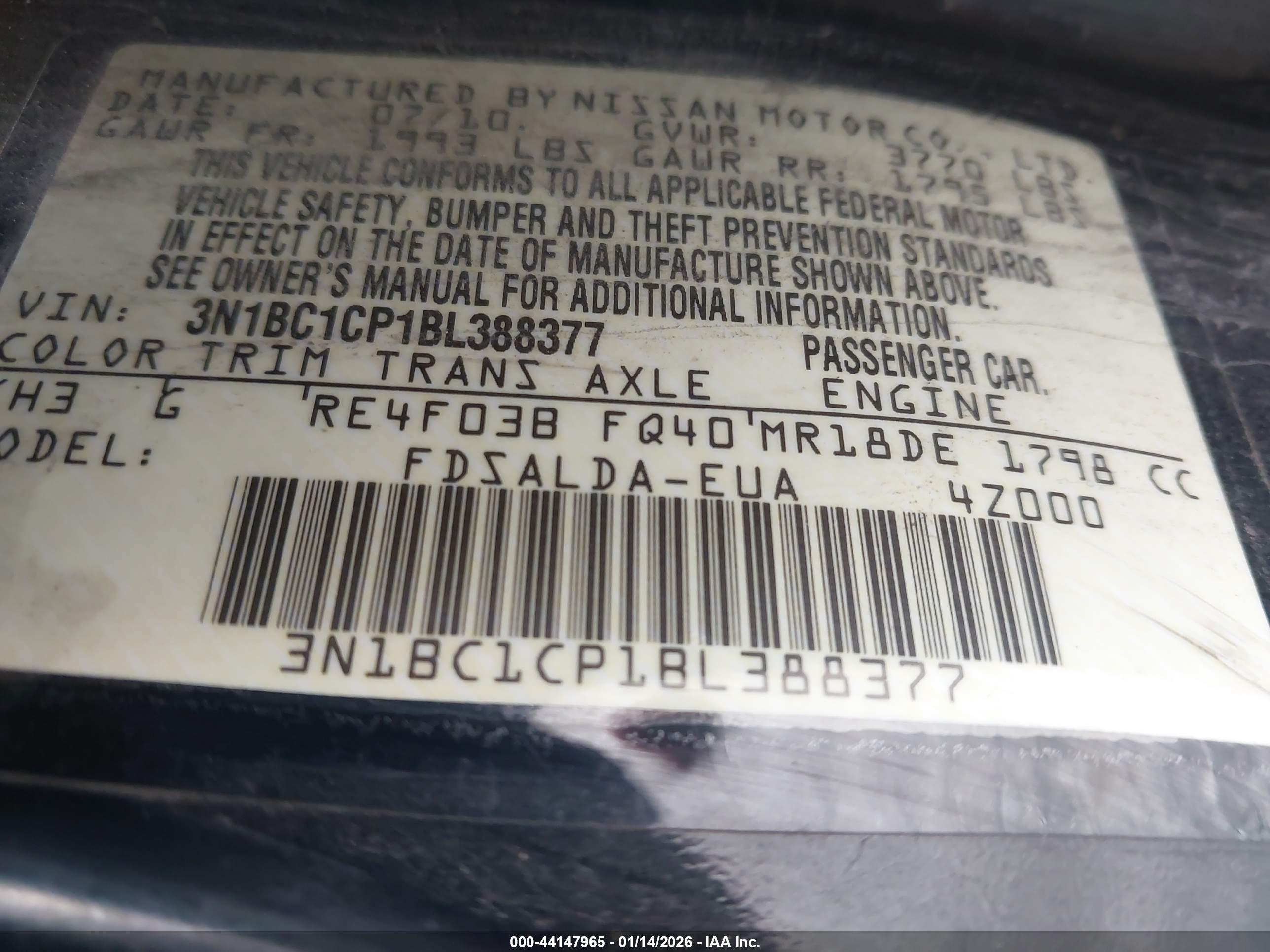 NISSAN VERSA image 9