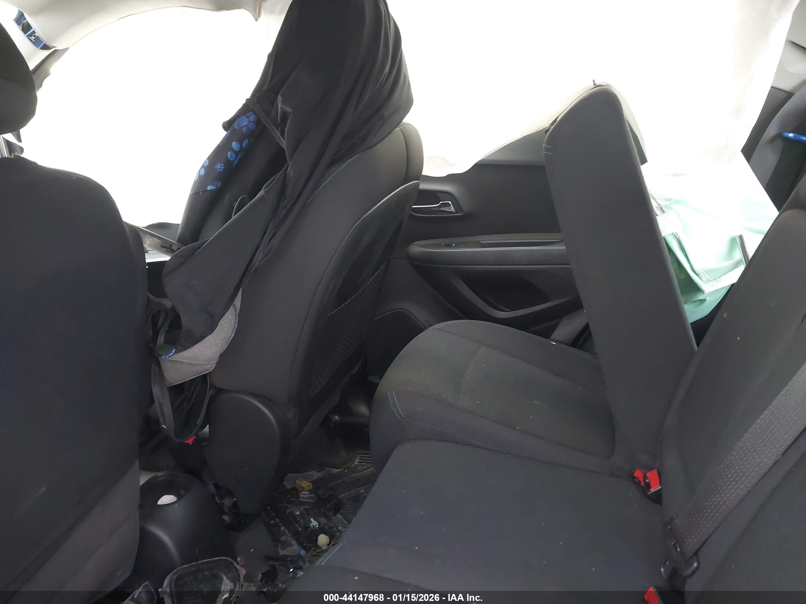 CHEVROLET TRAX image 8