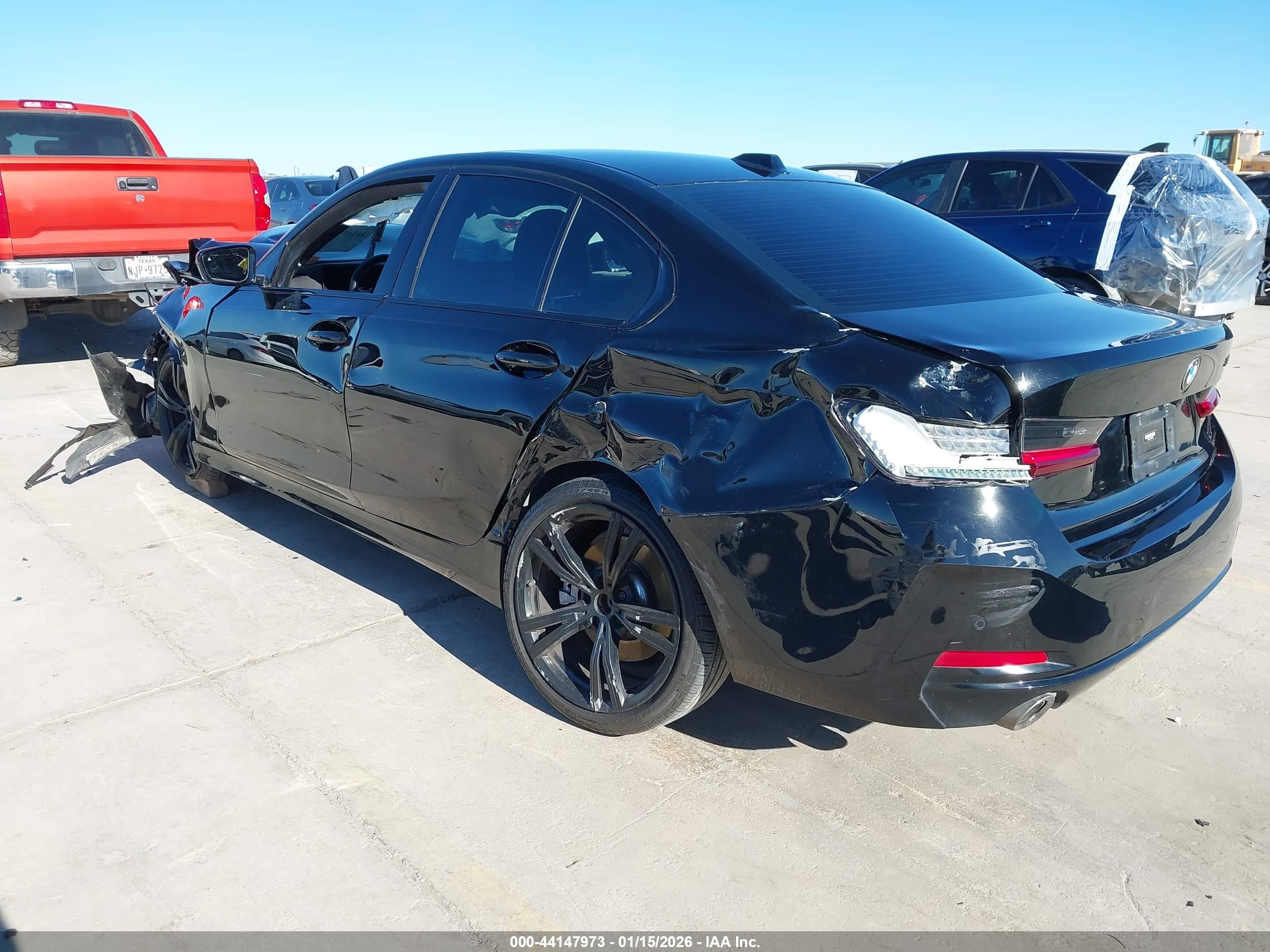 BMW 330I image 3