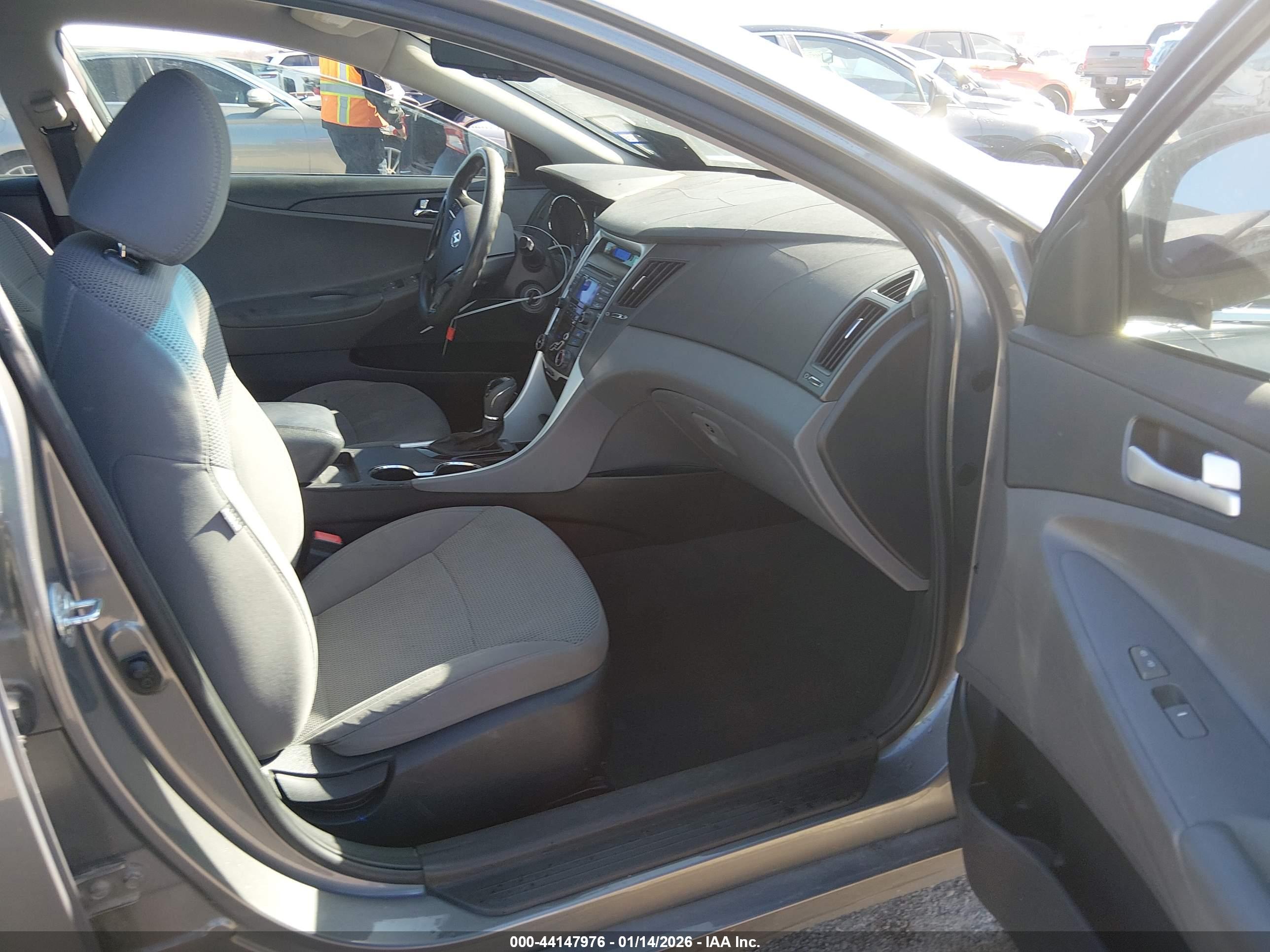 HYUNDAI SONATA image 5