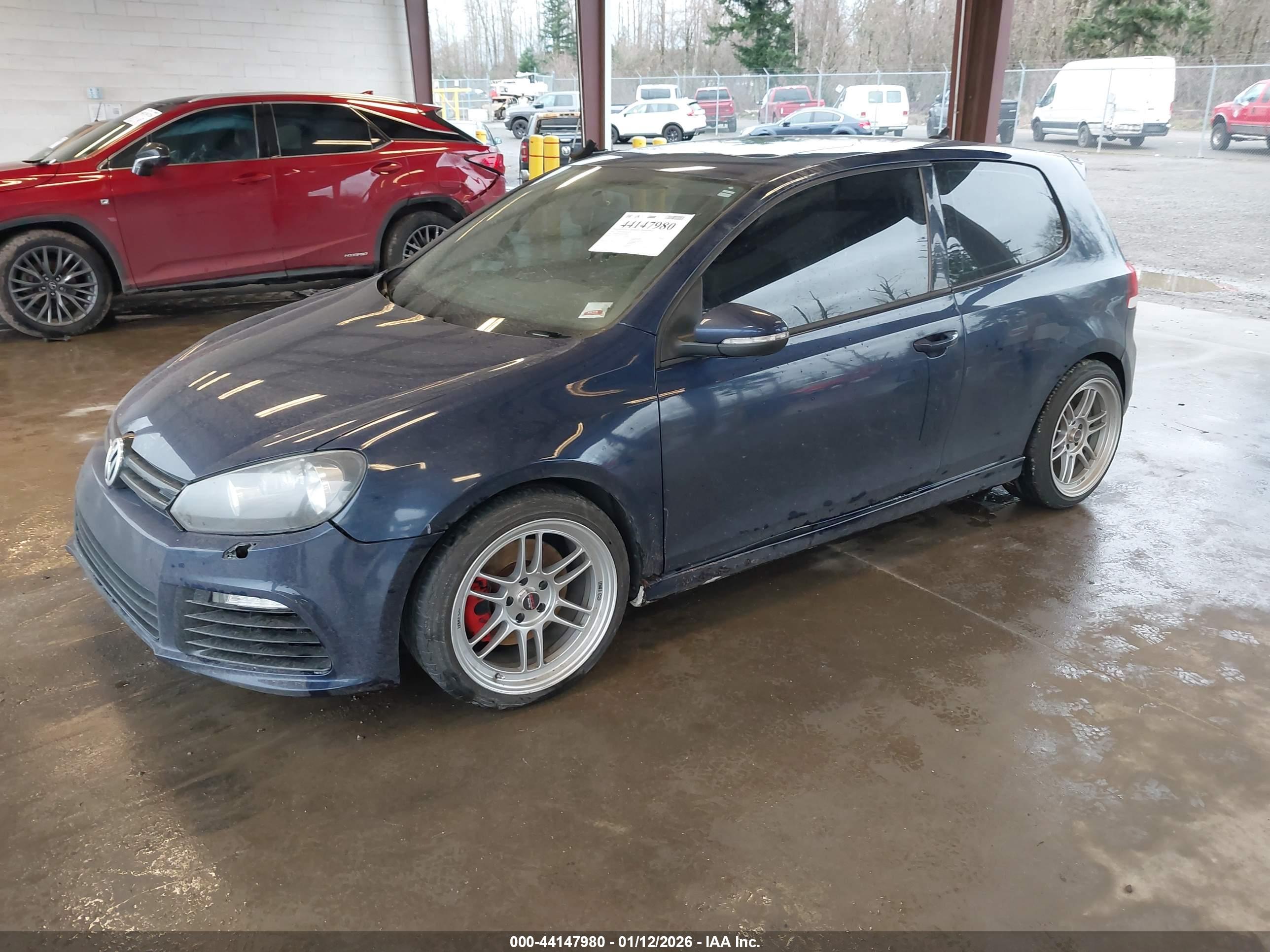 VOLKSWAGEN GTI image 2