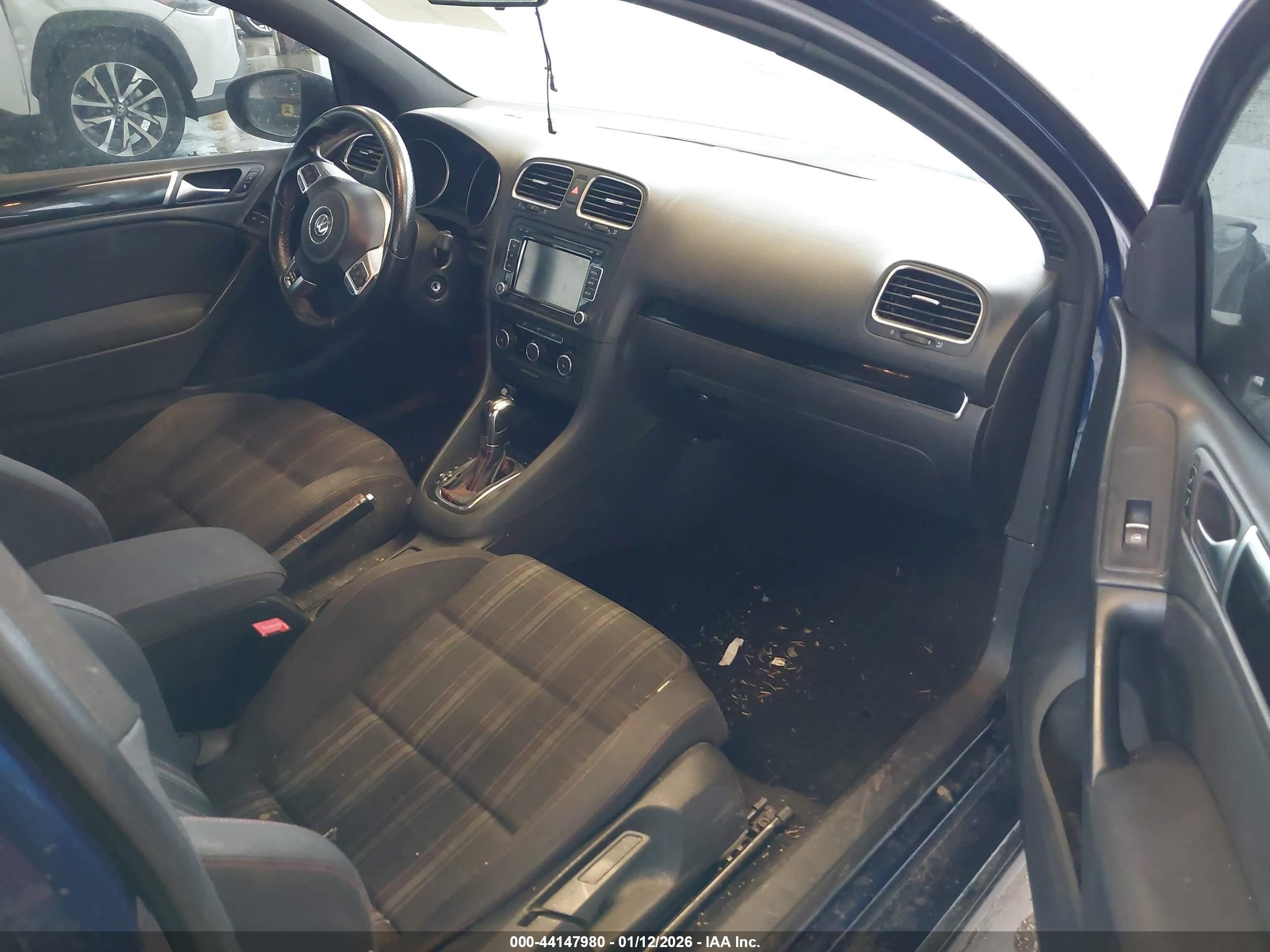 VOLKSWAGEN GTI image 5